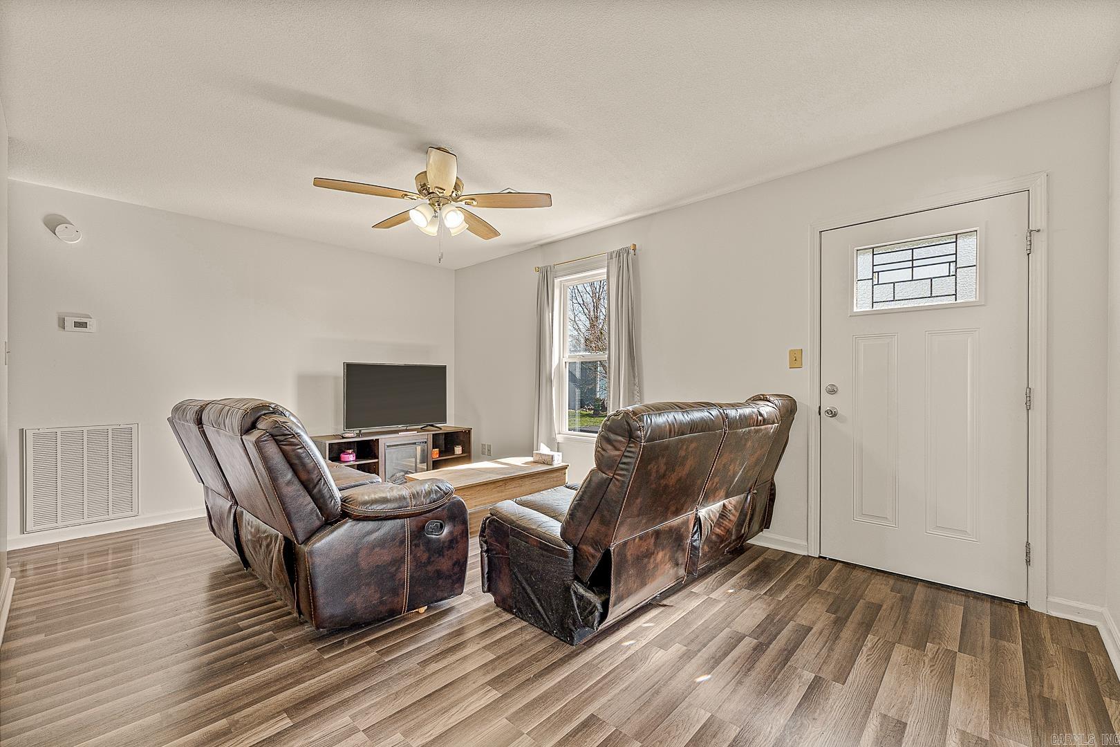 403  Jones  Harrisburg, AR