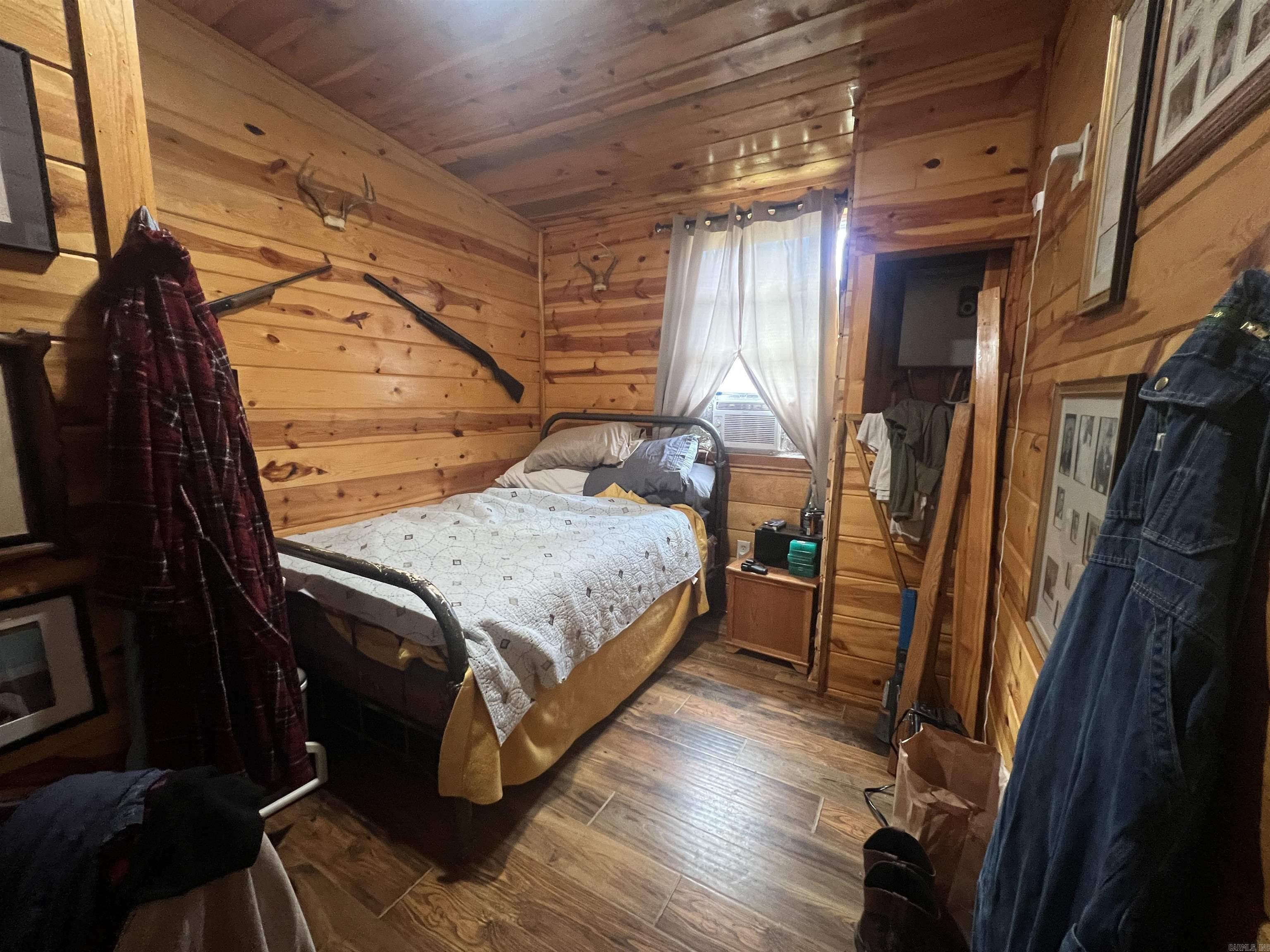 24342  Dreamy Oaks Dr.  Paron, AR