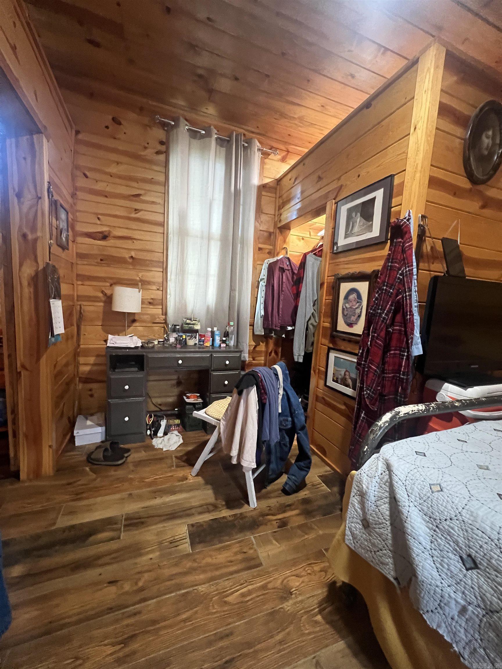 24342  Dreamy Oaks Dr.  Paron, AR