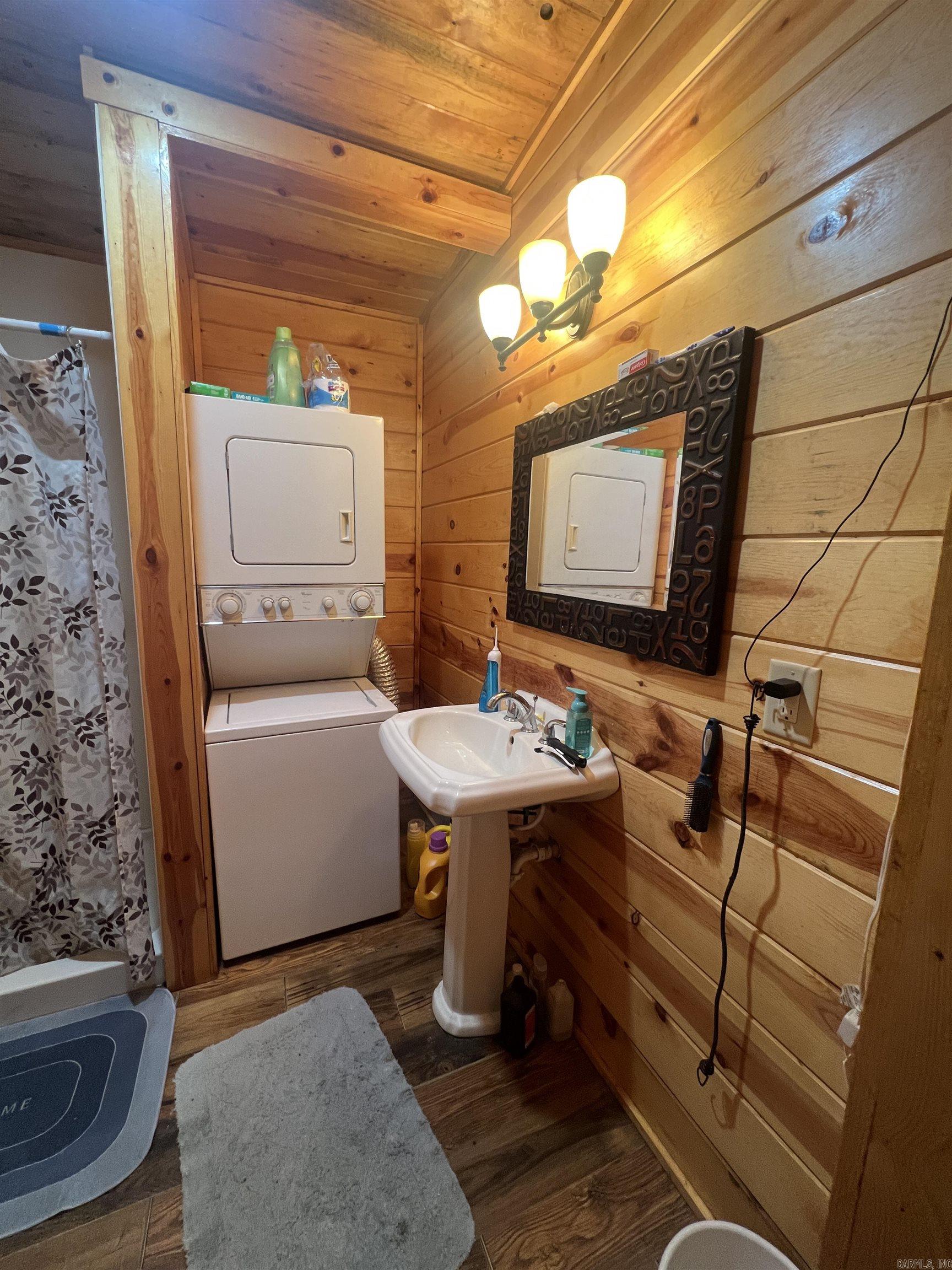 24342  Dreamy Oaks Dr.  Paron, AR