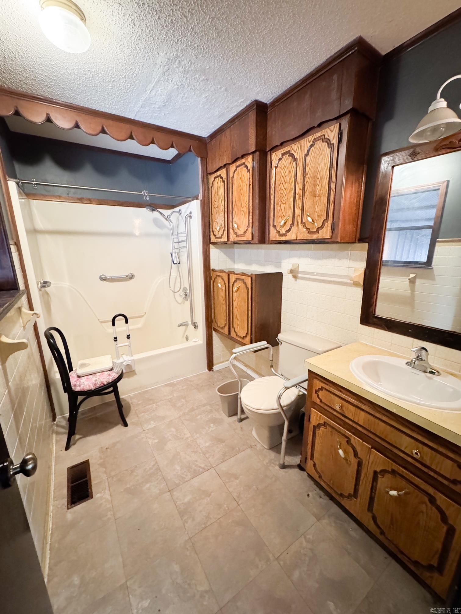 2482  County Road 3451  Clarksville, AR