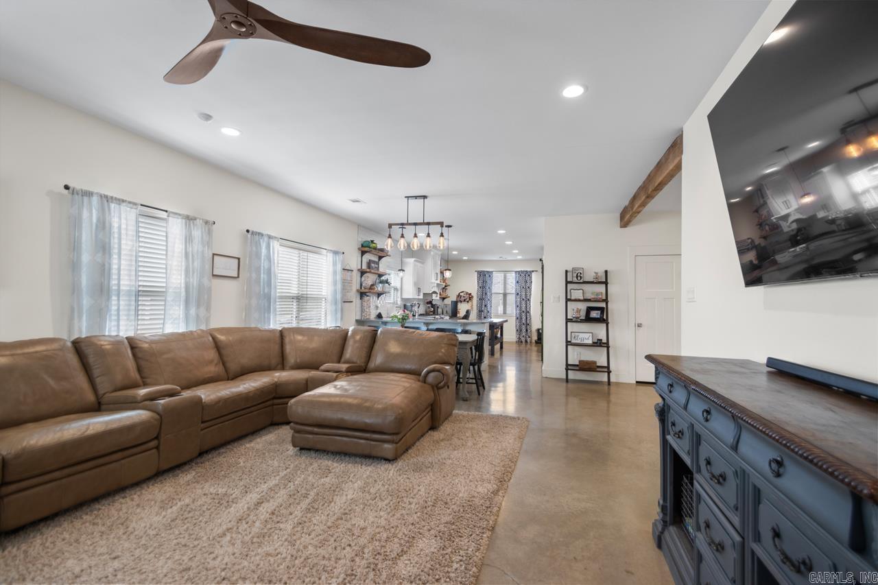 402 S Market  Benton, AR