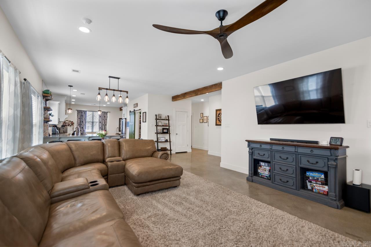 402 S Market  Benton, AR