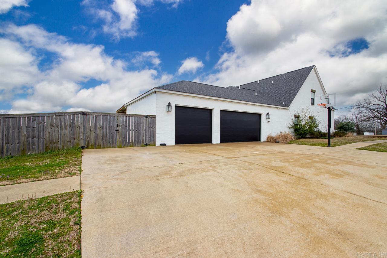 402 S Market  Benton, AR