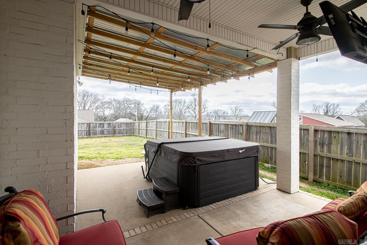 402 S Market  Benton, AR