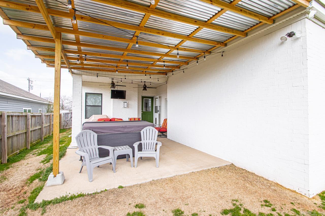402 S Market  Benton, AR