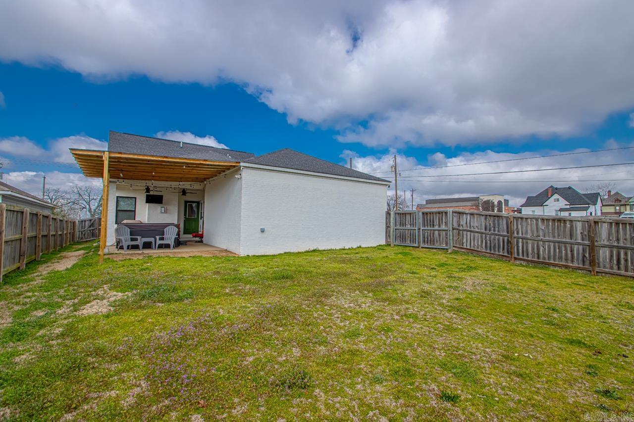 402 S Market  Benton, AR