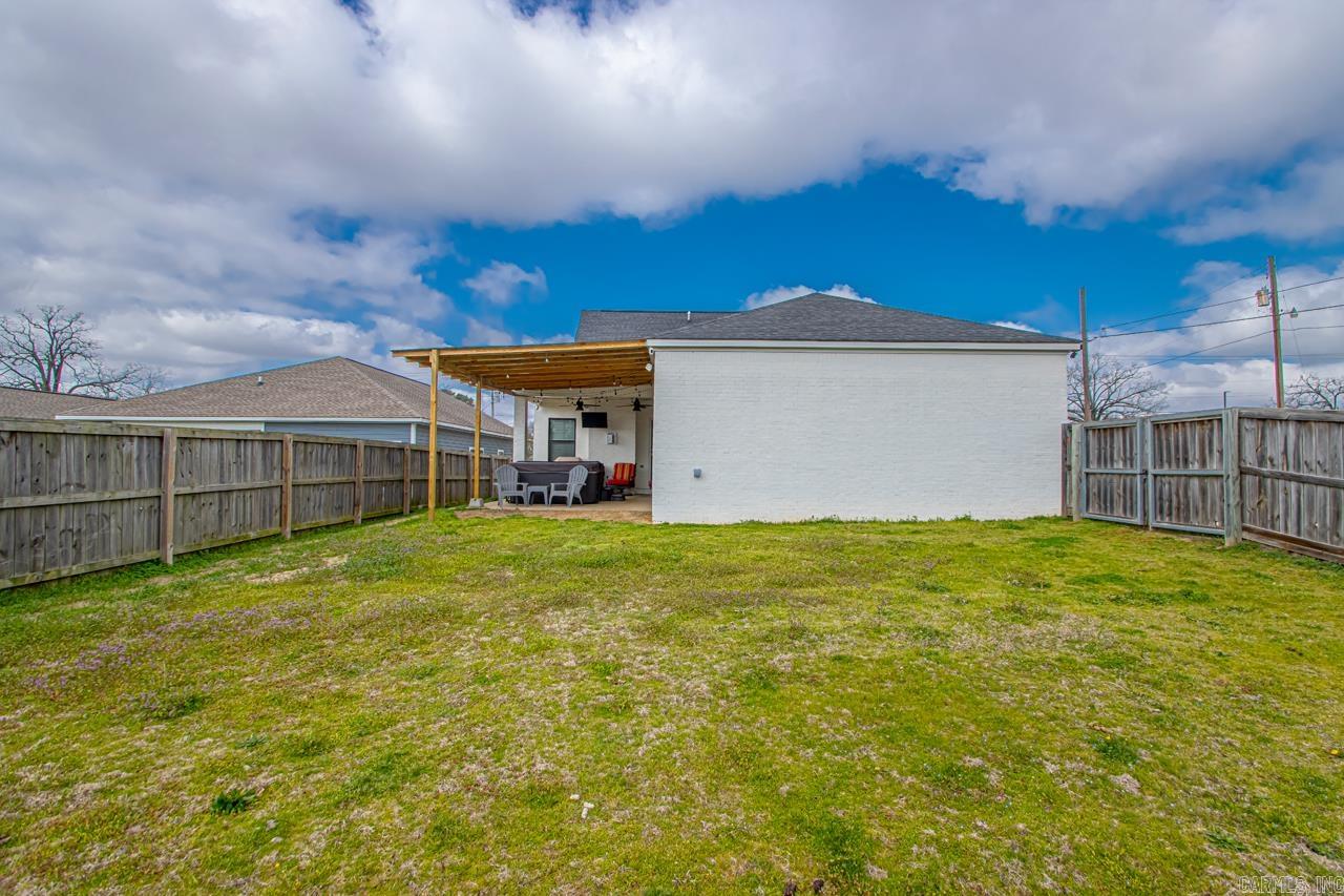 402 S Market  Benton, AR