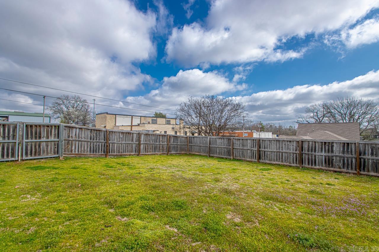 402 S Market  Benton, AR