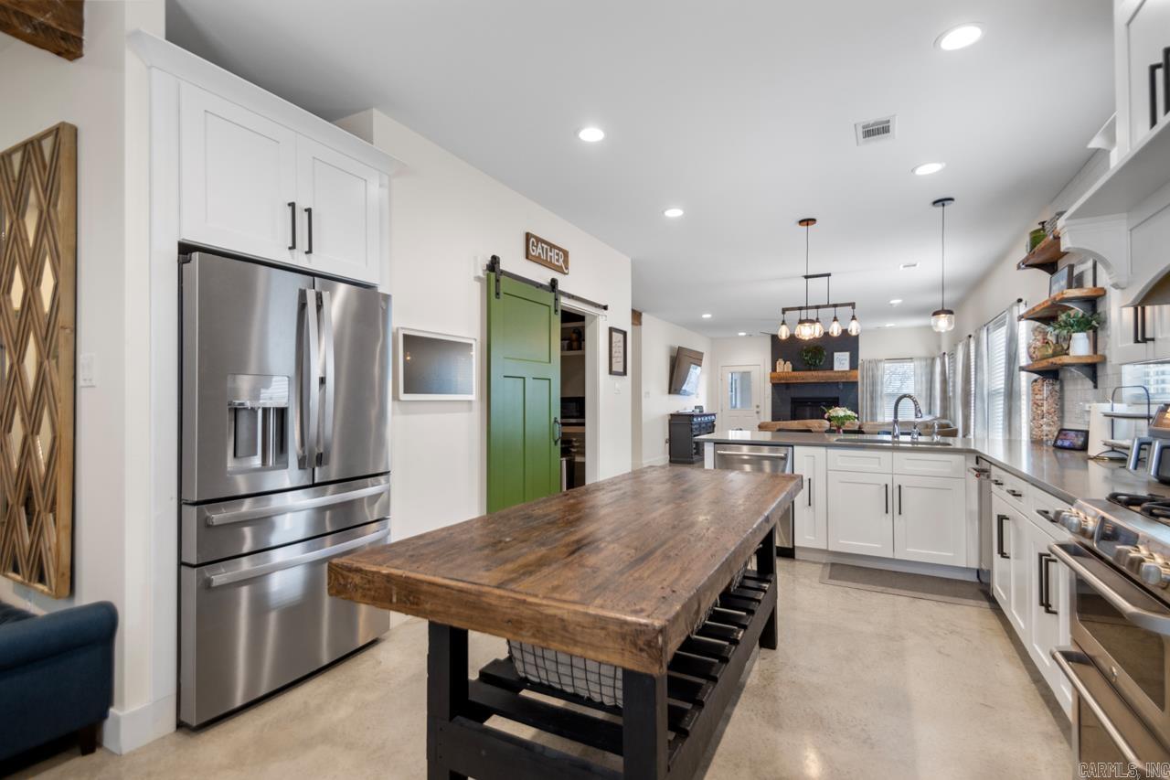 402 S Market  Benton, AR