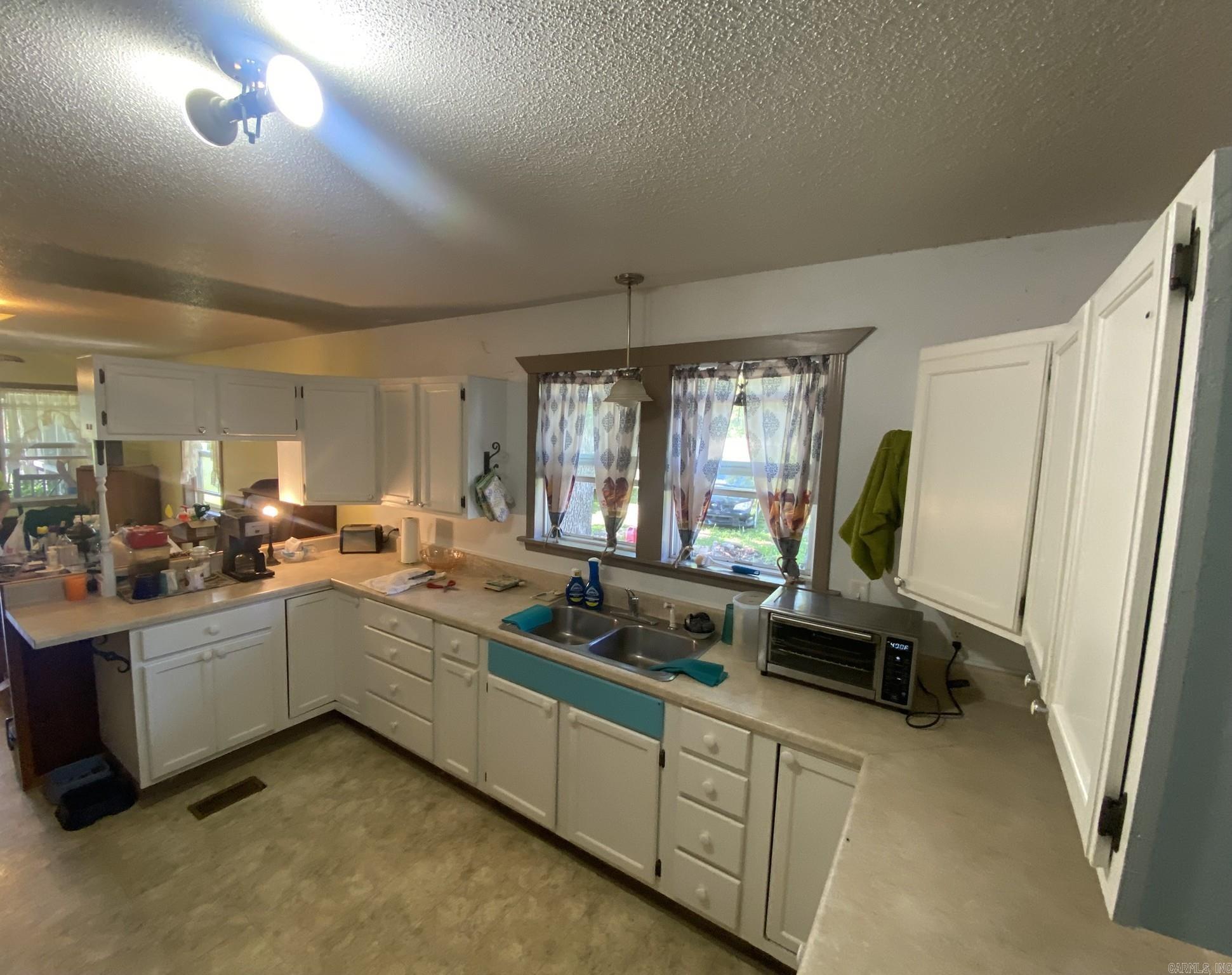 660  Prince  Mountain View, AR