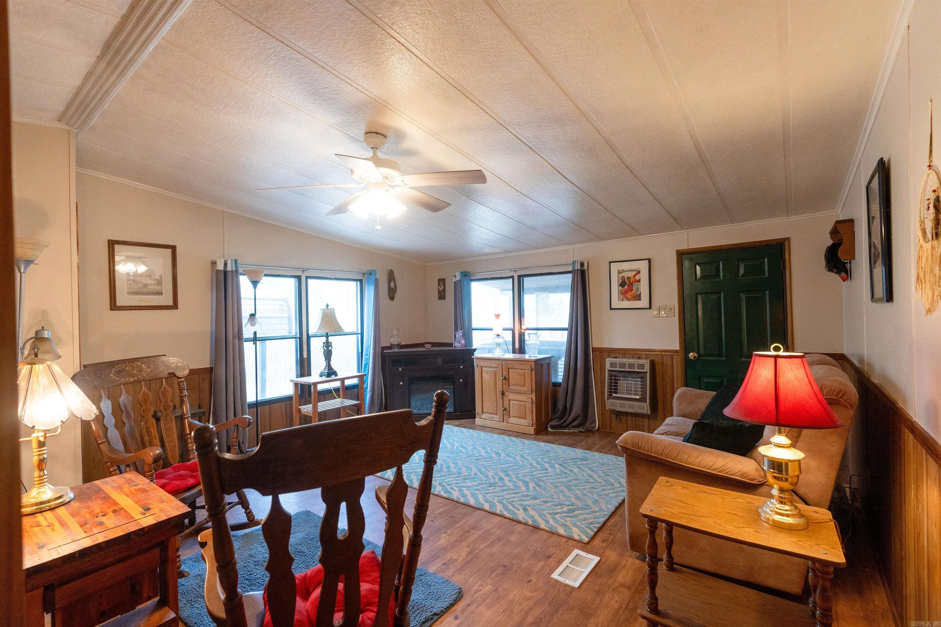 3432 N Heber Springs 3430 Tumbling Shoals, AR
