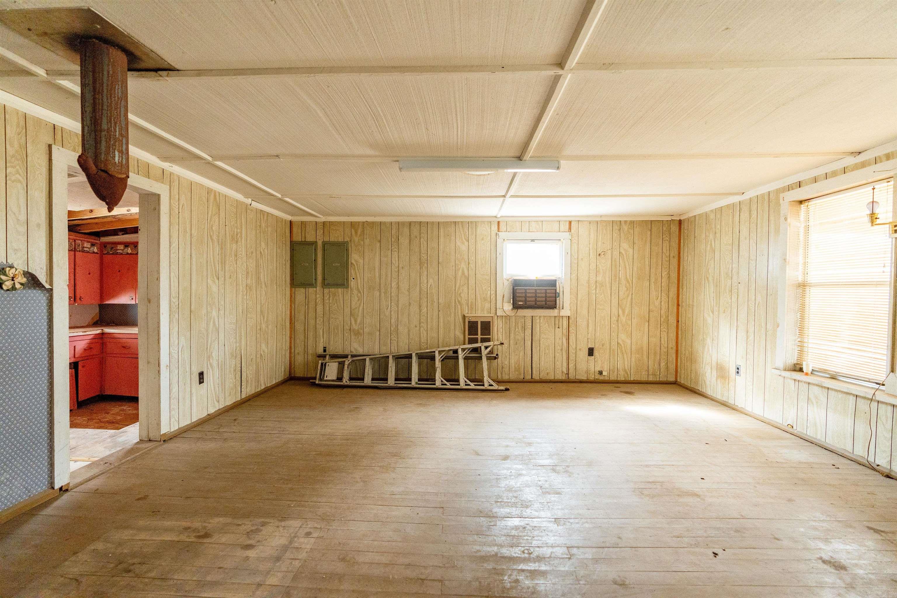 3432 N Heber Springs 3430 Tumbling Shoals, AR