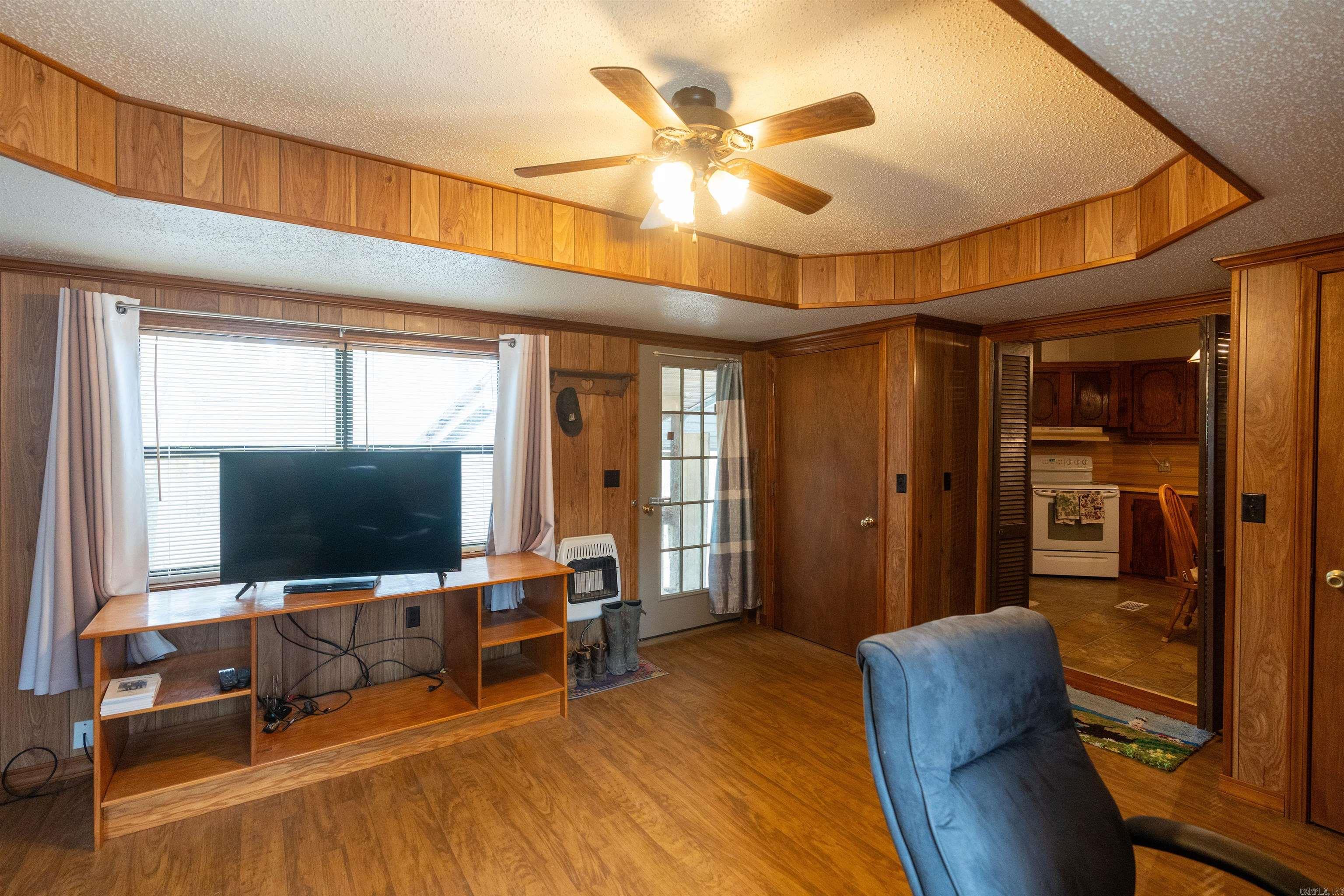3432 N Heber Springs 3430 Tumbling Shoals, AR