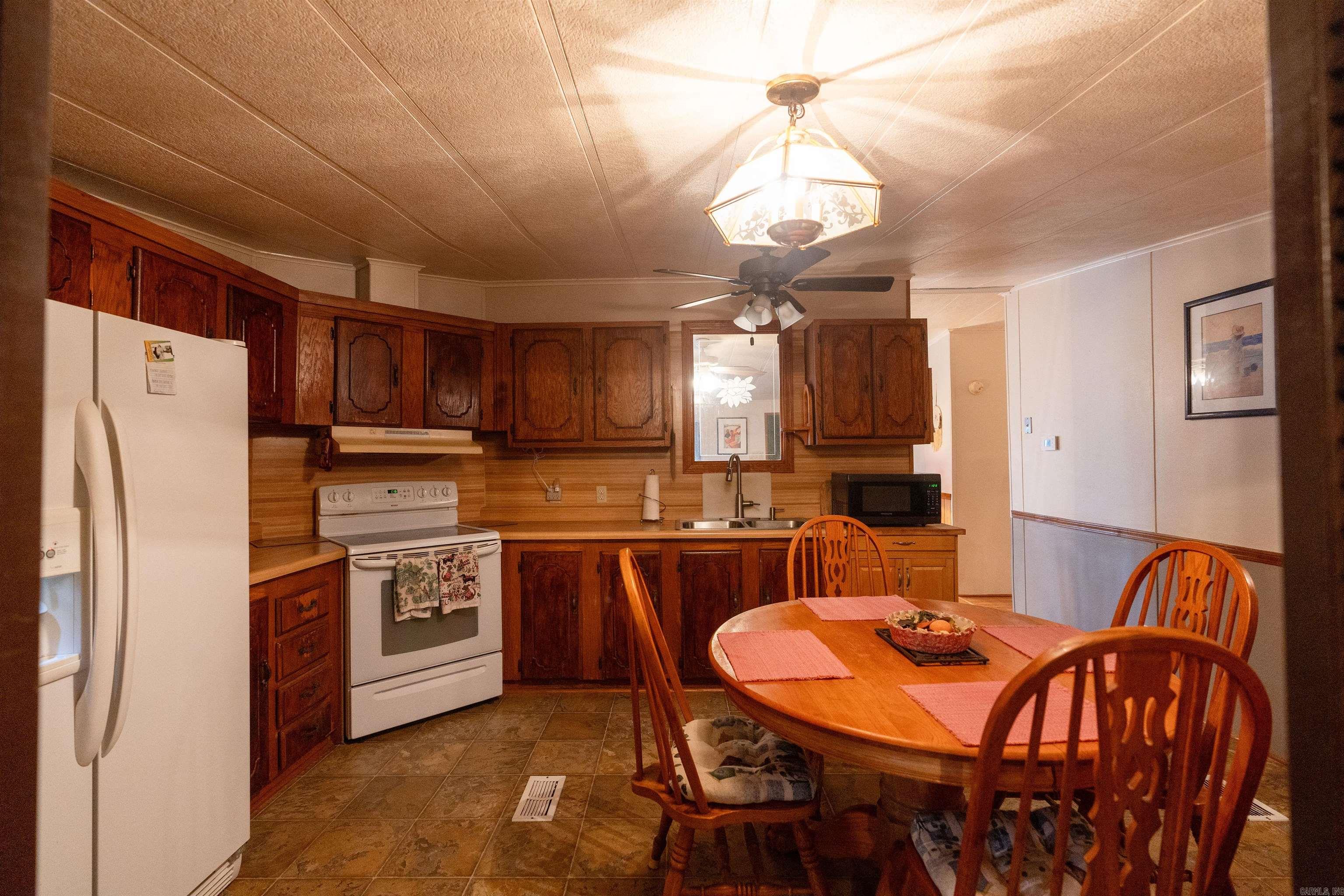3432 N Heber Springs 3430 Tumbling Shoals, AR