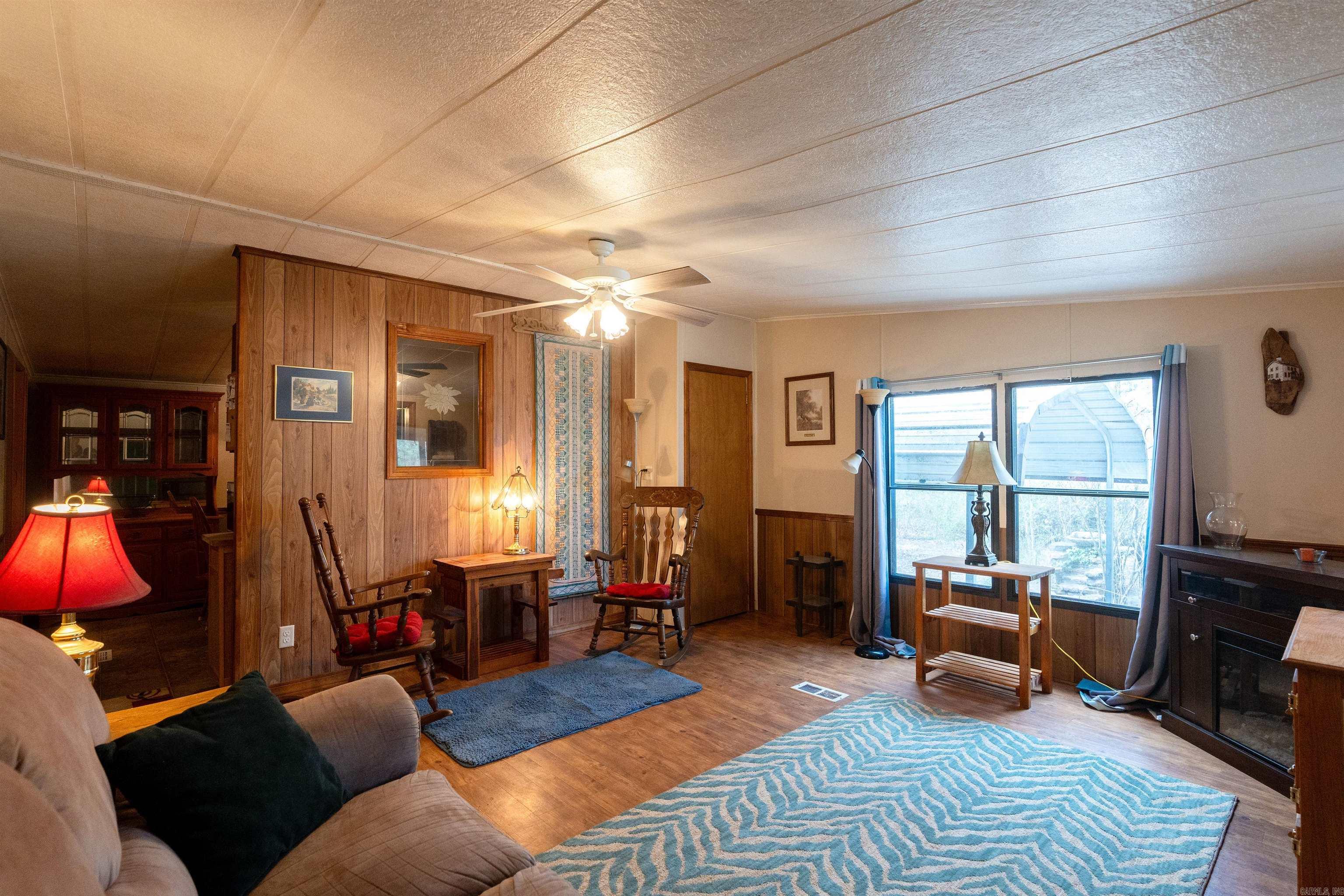 3432 N Heber Springs 3430 Tumbling Shoals, AR