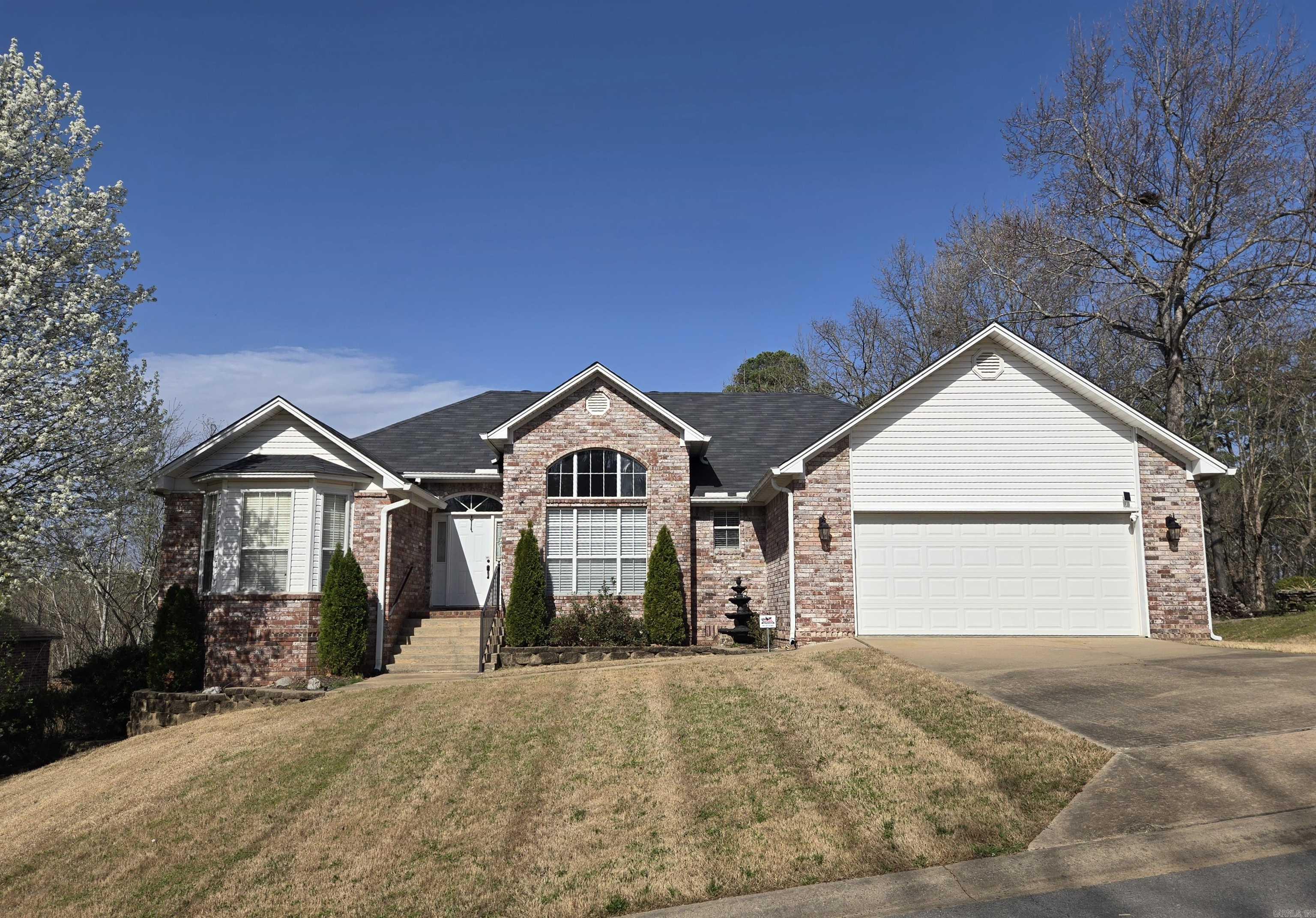 1015  River Oaks  Benton, AR