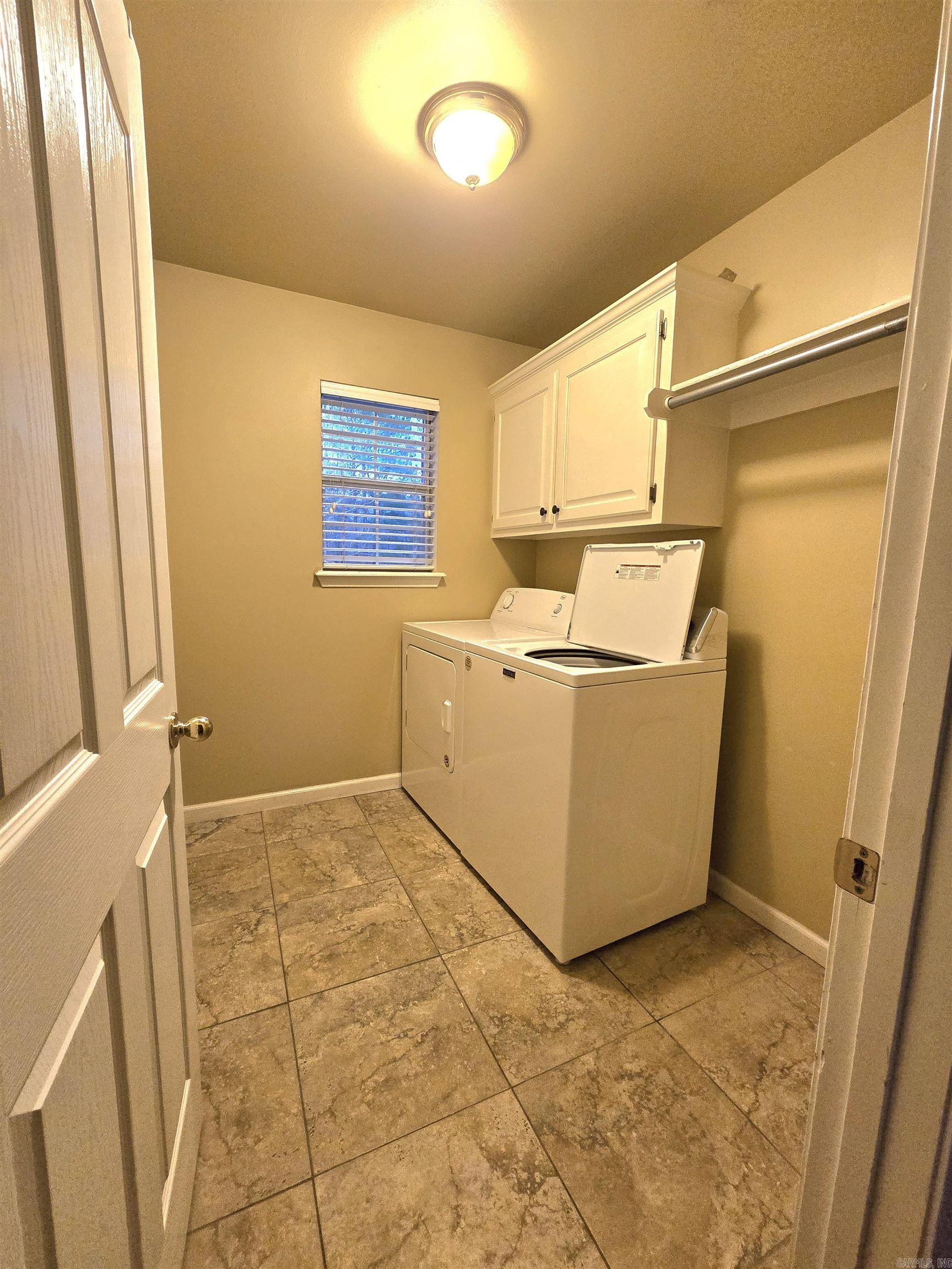 1015  River Oaks  Benton, AR