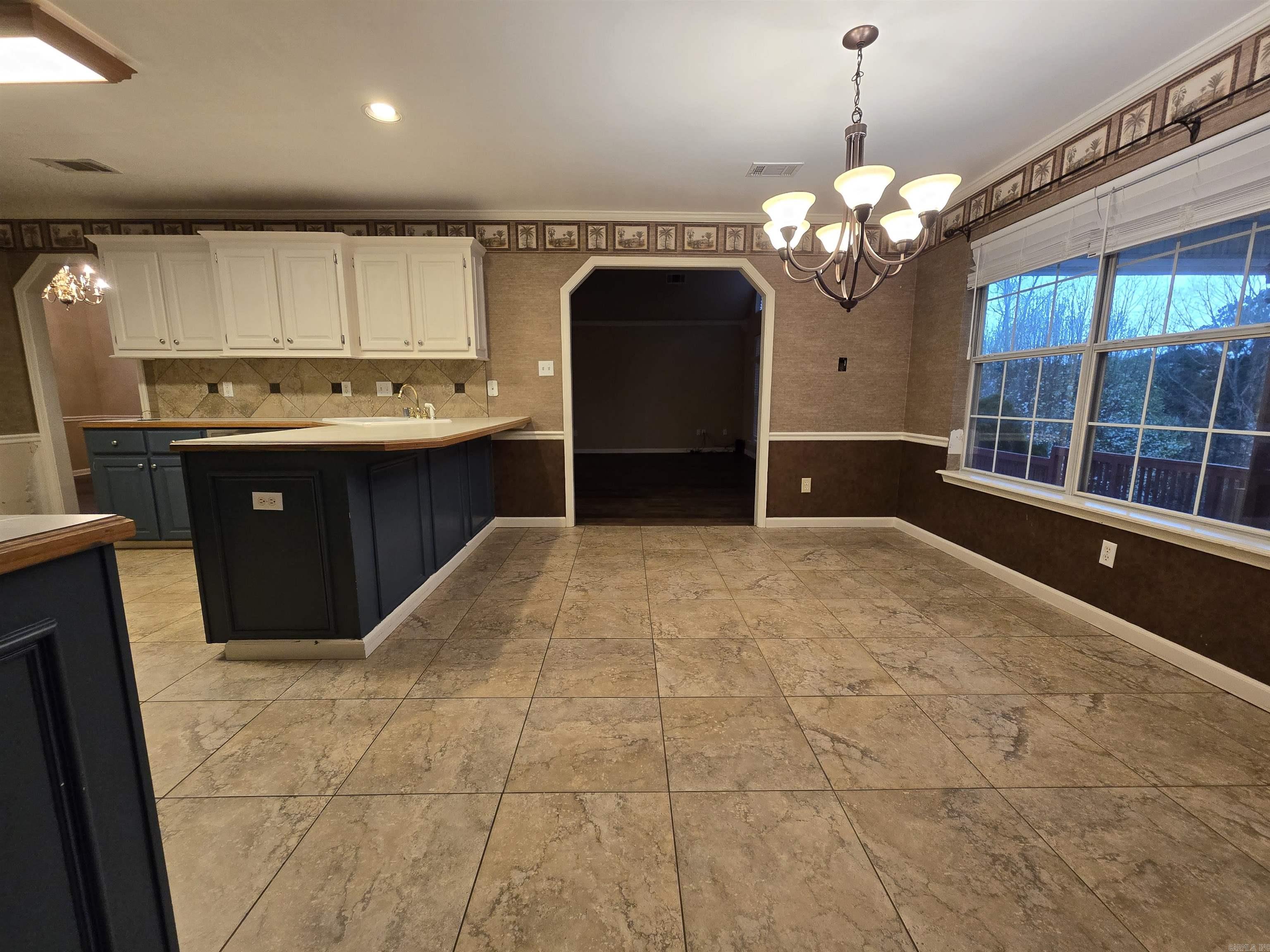 1015  River Oaks  Benton, AR