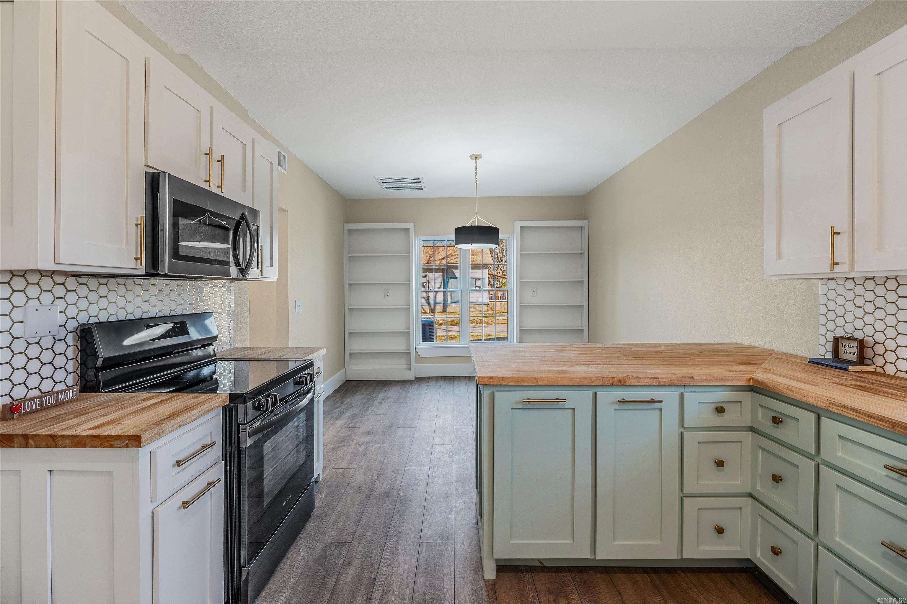 1310 W Arch Avenue Searcy, AR 72143