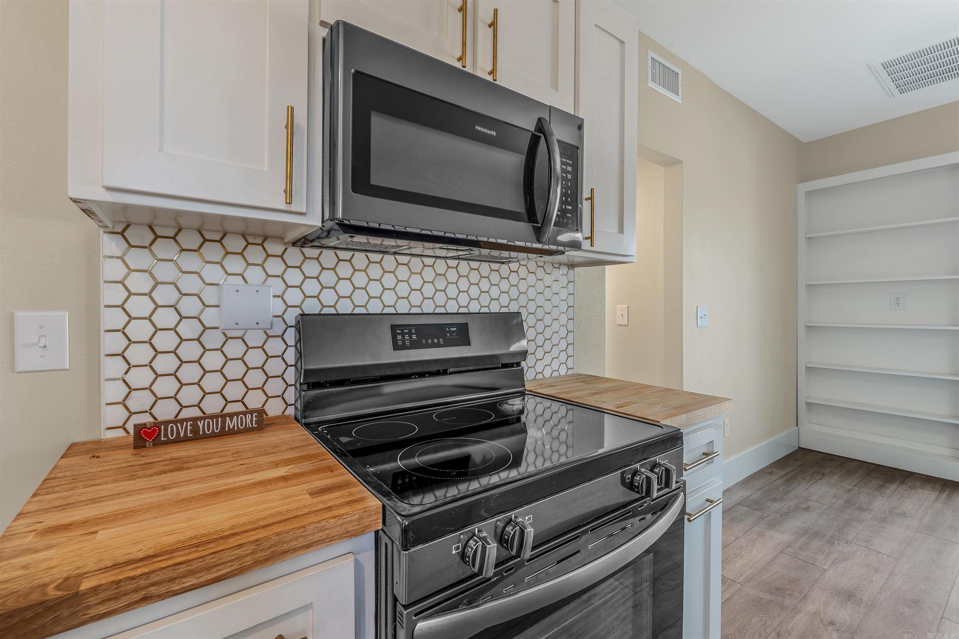 1310 W Arch Avenue Searcy, AR 72143