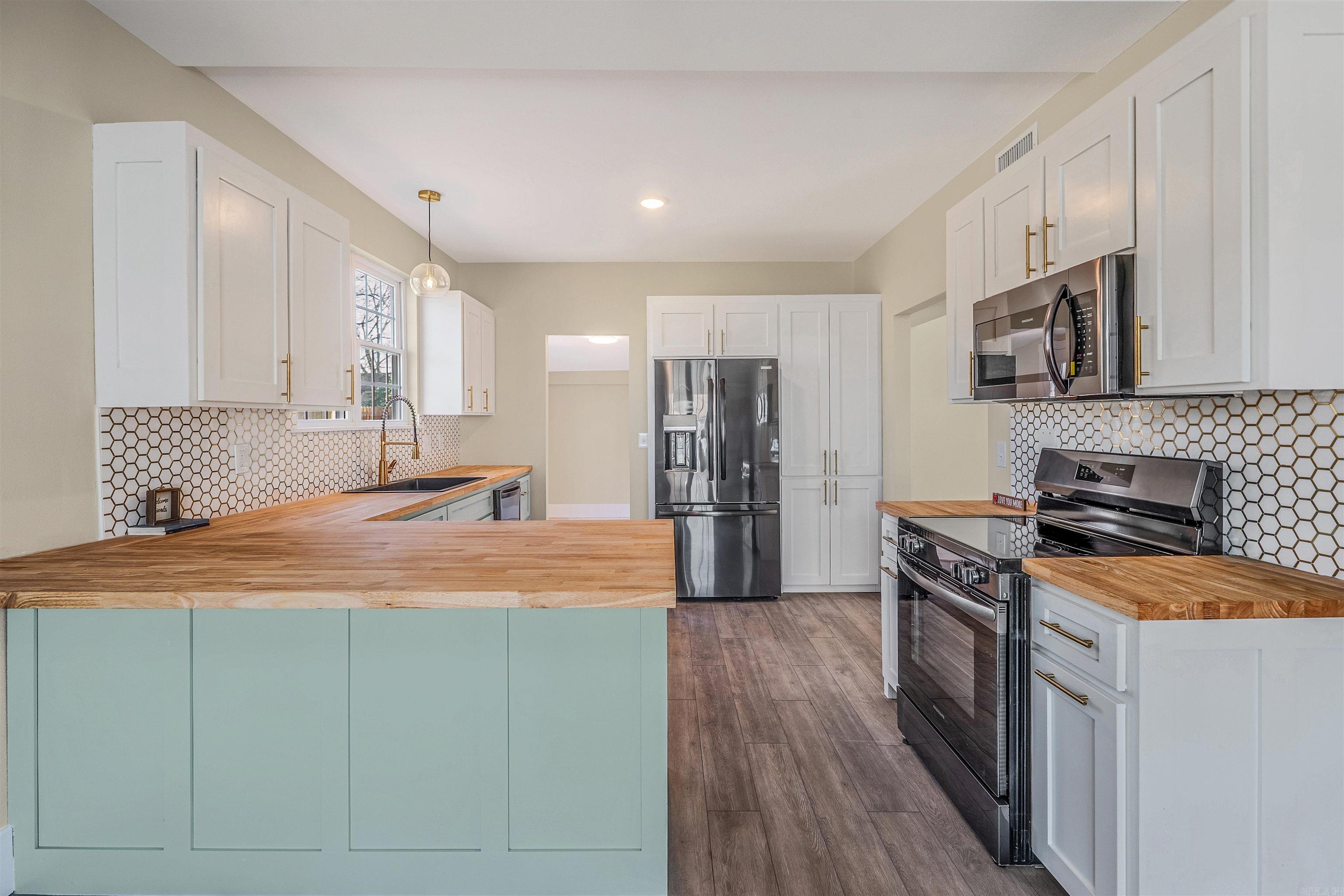 1310 W Arch Avenue Searcy, AR 72143