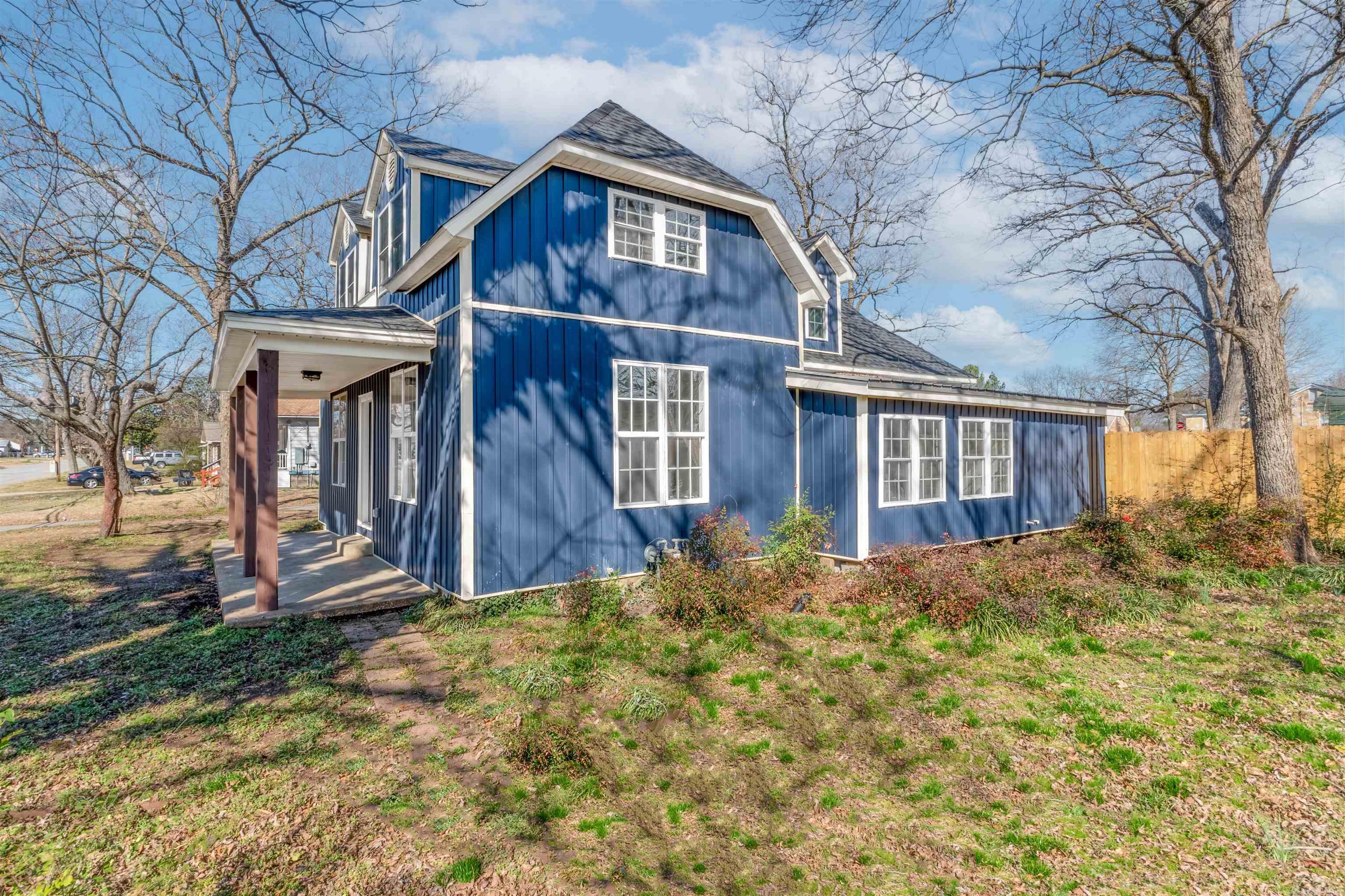1310 W Arch Avenue Searcy, AR 72143