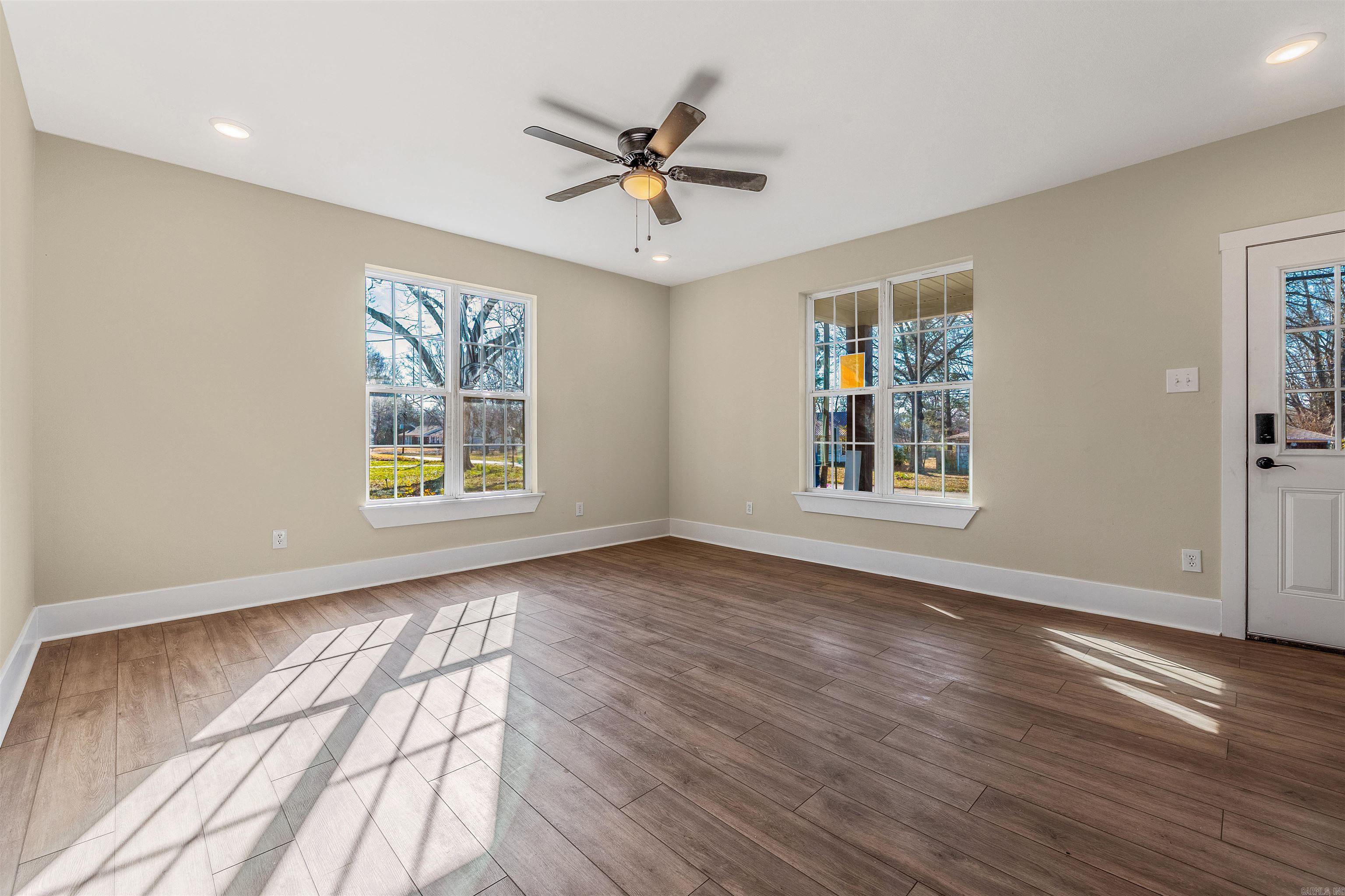 1310 W Arch Avenue Searcy, AR 72143