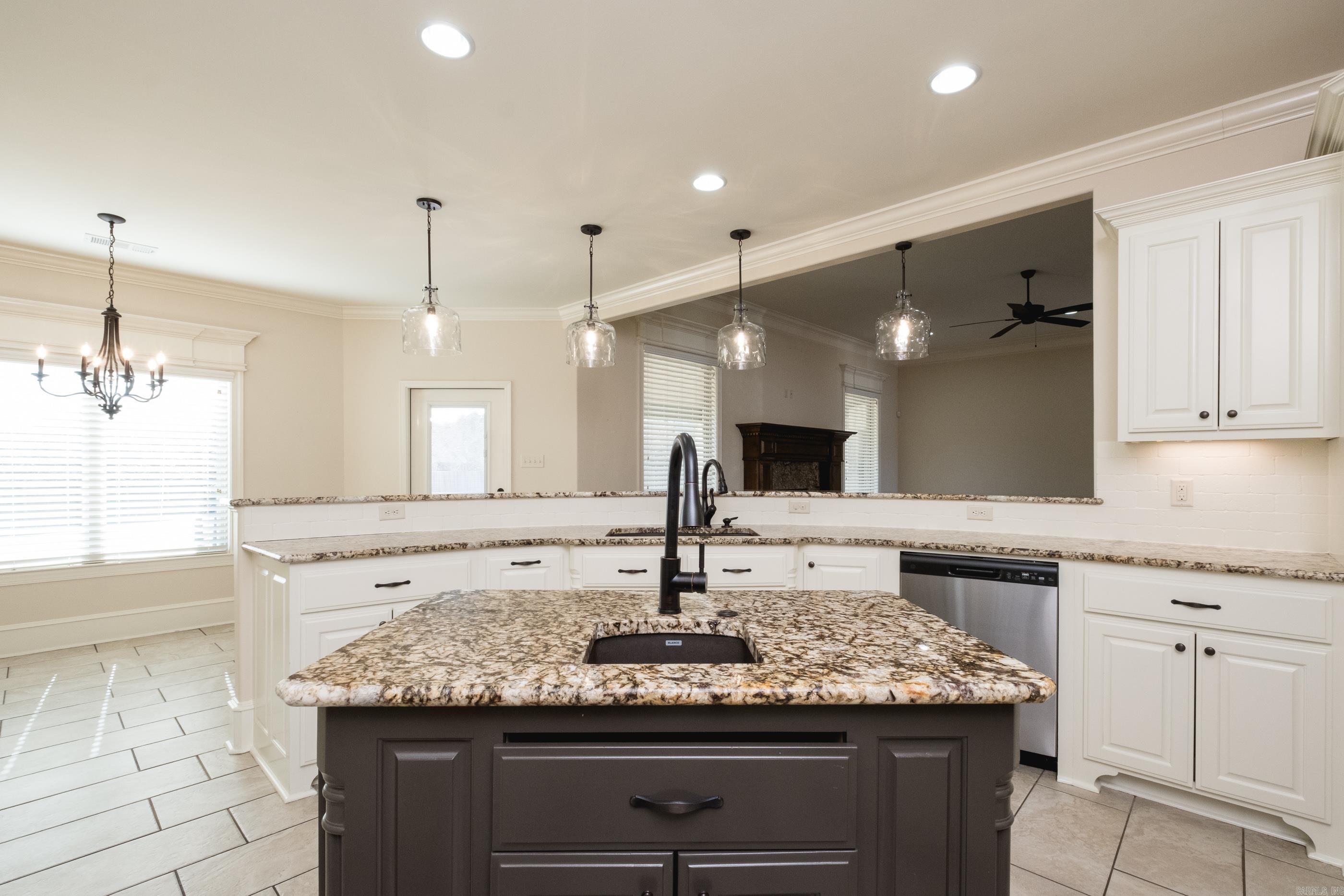 7011  Westshore  Benton, AR