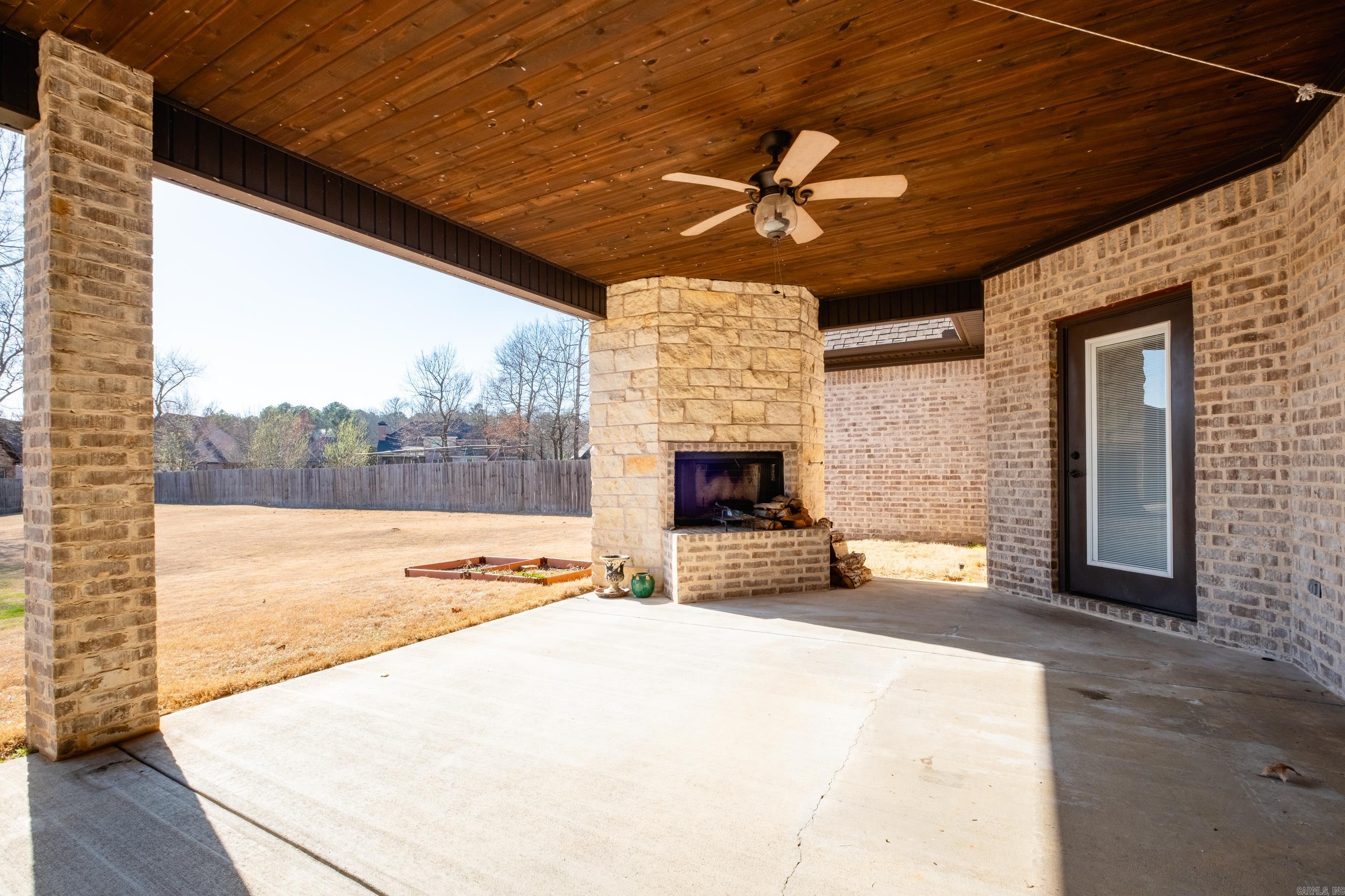 7011  Westshore  Benton, AR