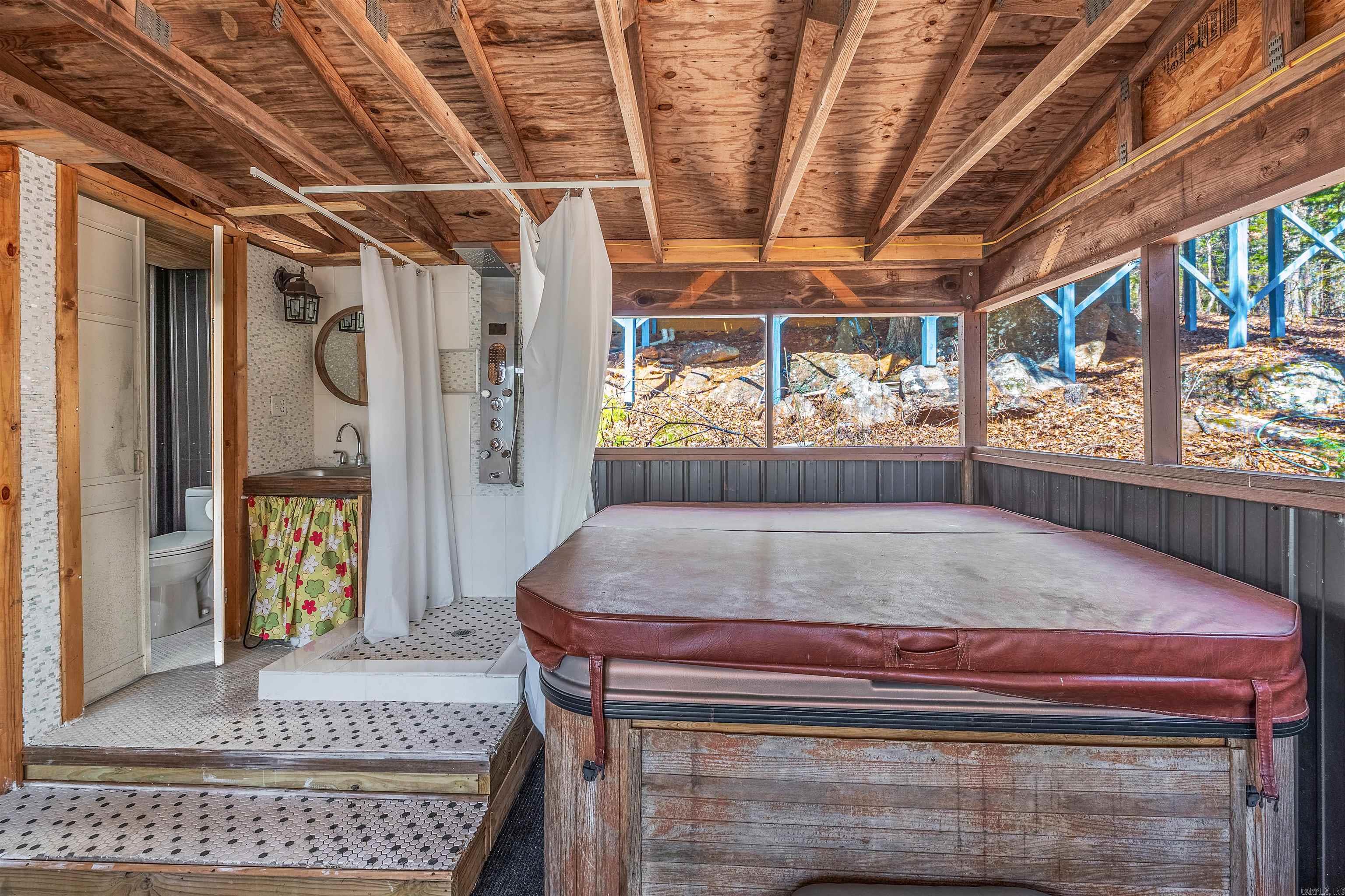 554  Emerald Cove  Shirley, AR