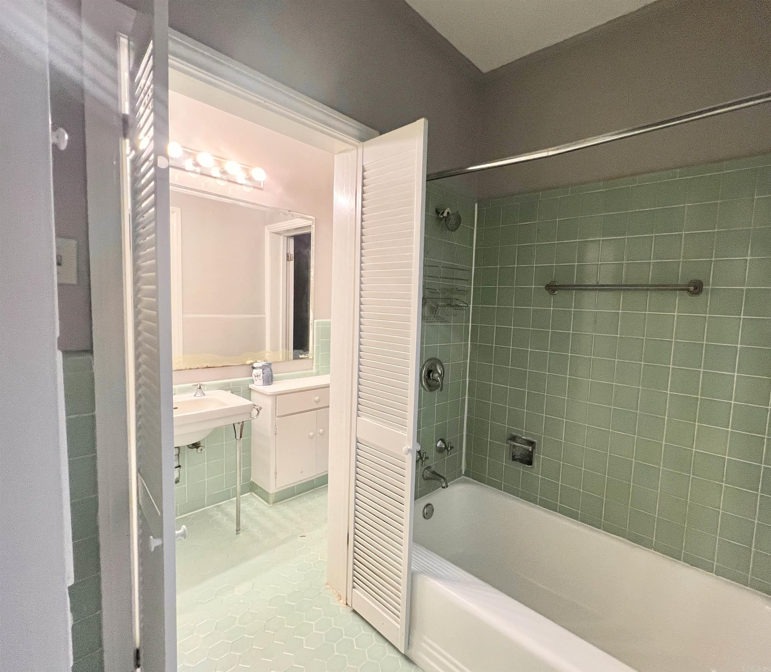 604 E 10th Street El Dorado, AR 71730