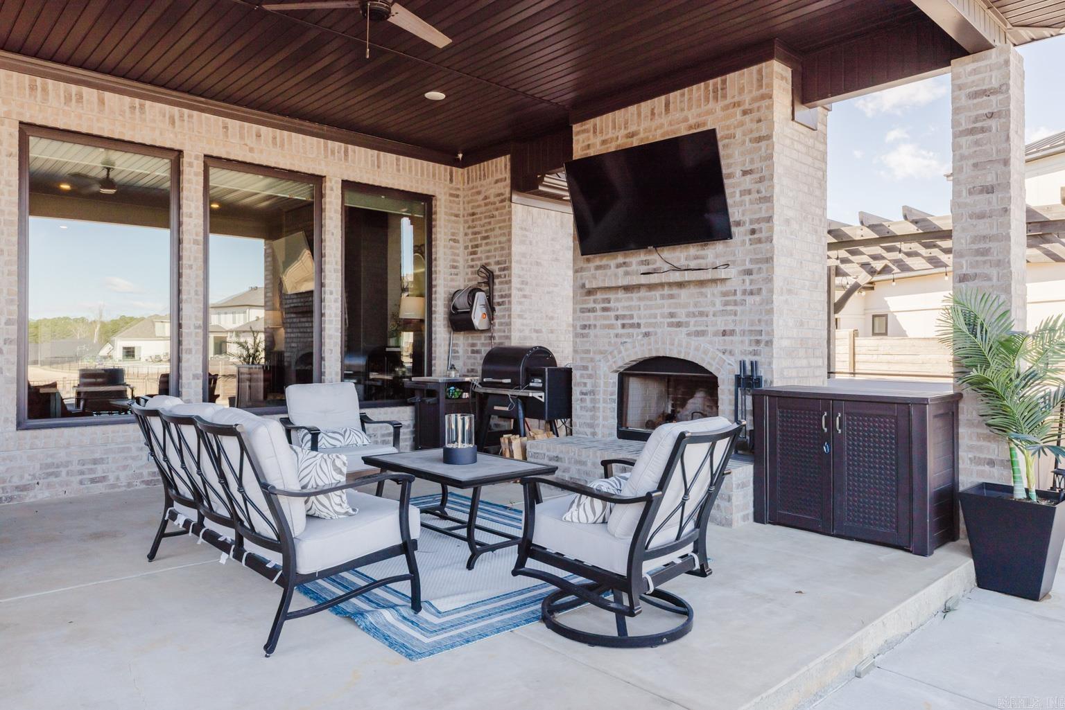 6745  Hilo  Benton, AR