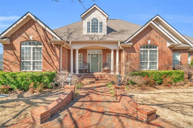 206 N Riggsville  Mountain View, AR