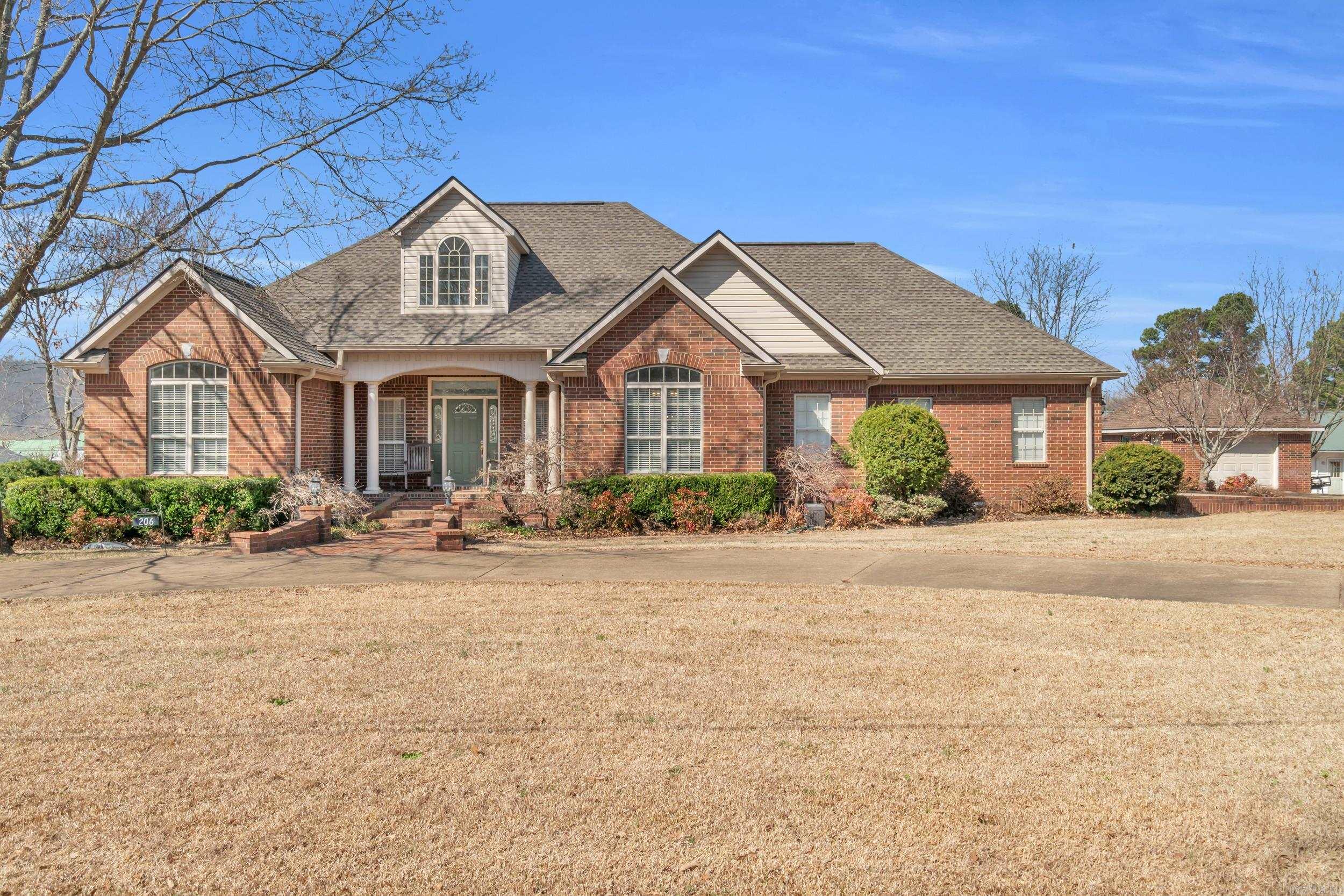 206 N Riggsville  Mountain View, AR
