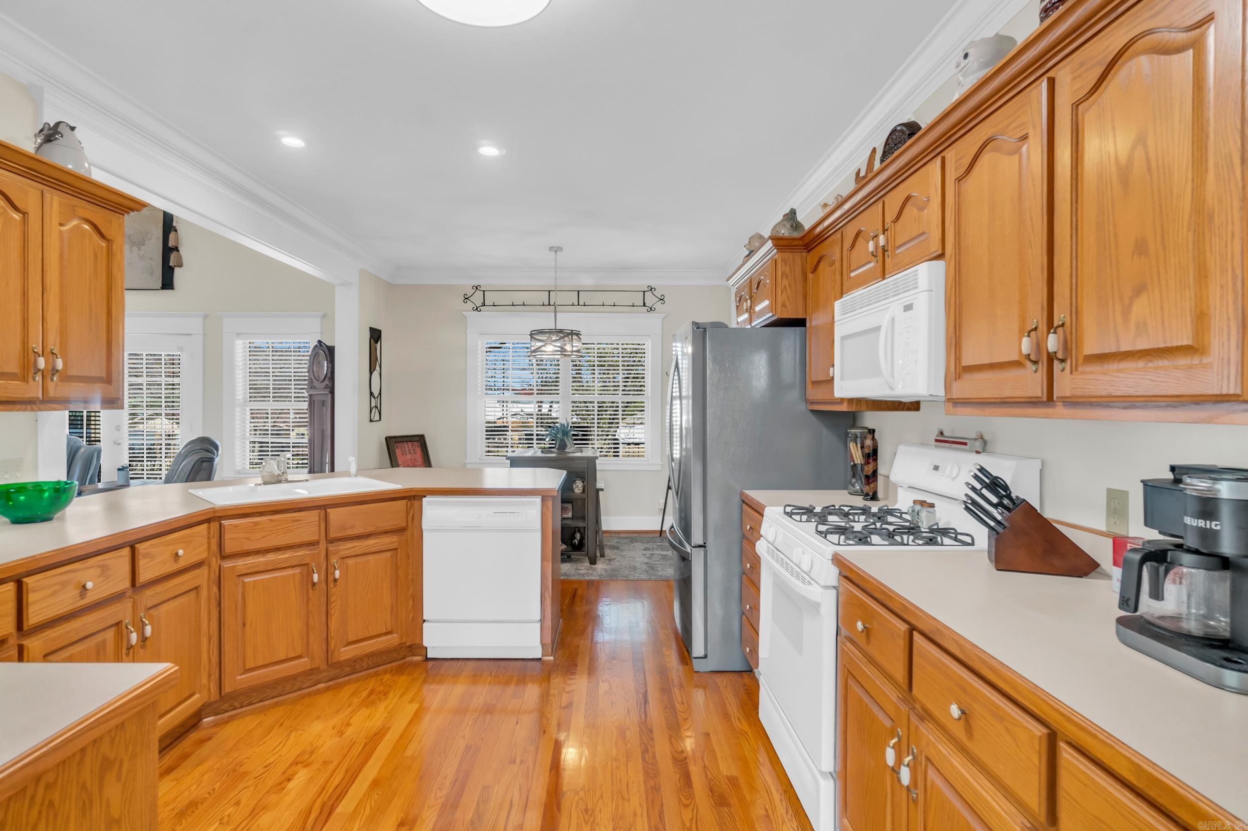 206 N Riggsville  Mountain View, AR