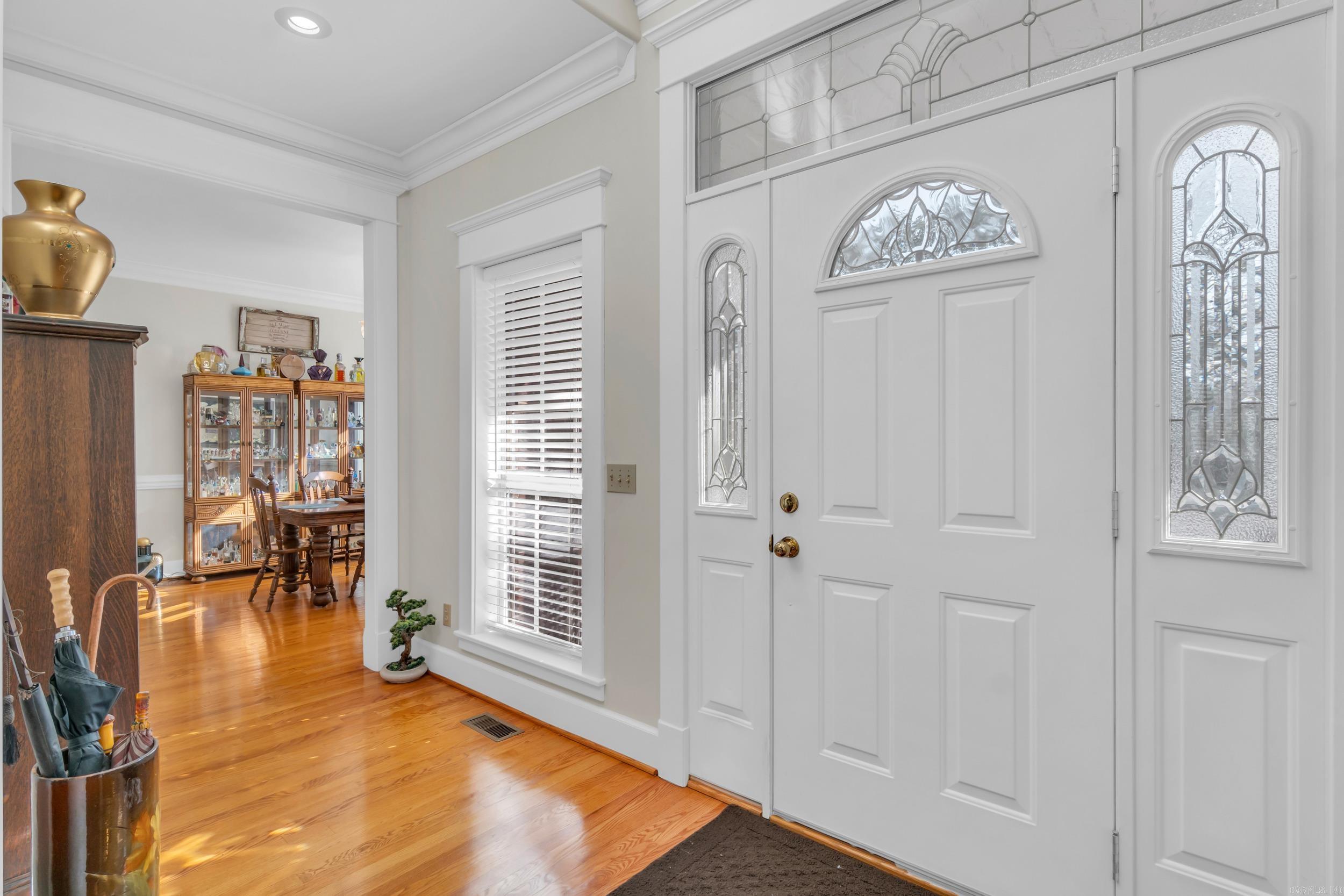 206 N Riggsville  Mountain View, AR