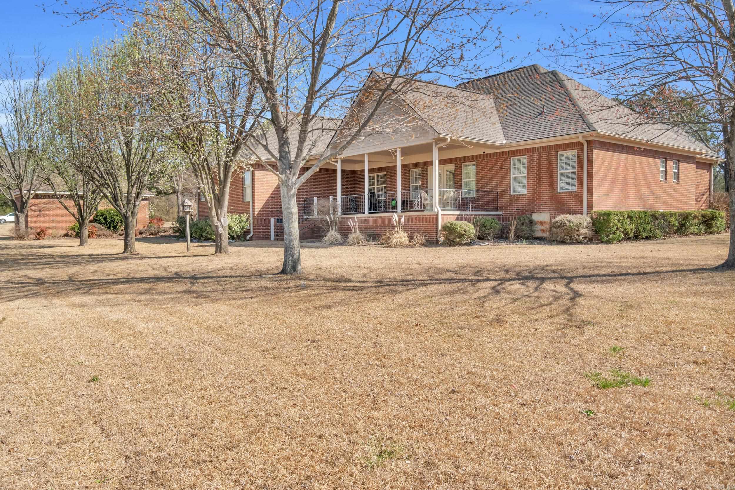 206 N Riggsville  Mountain View, AR