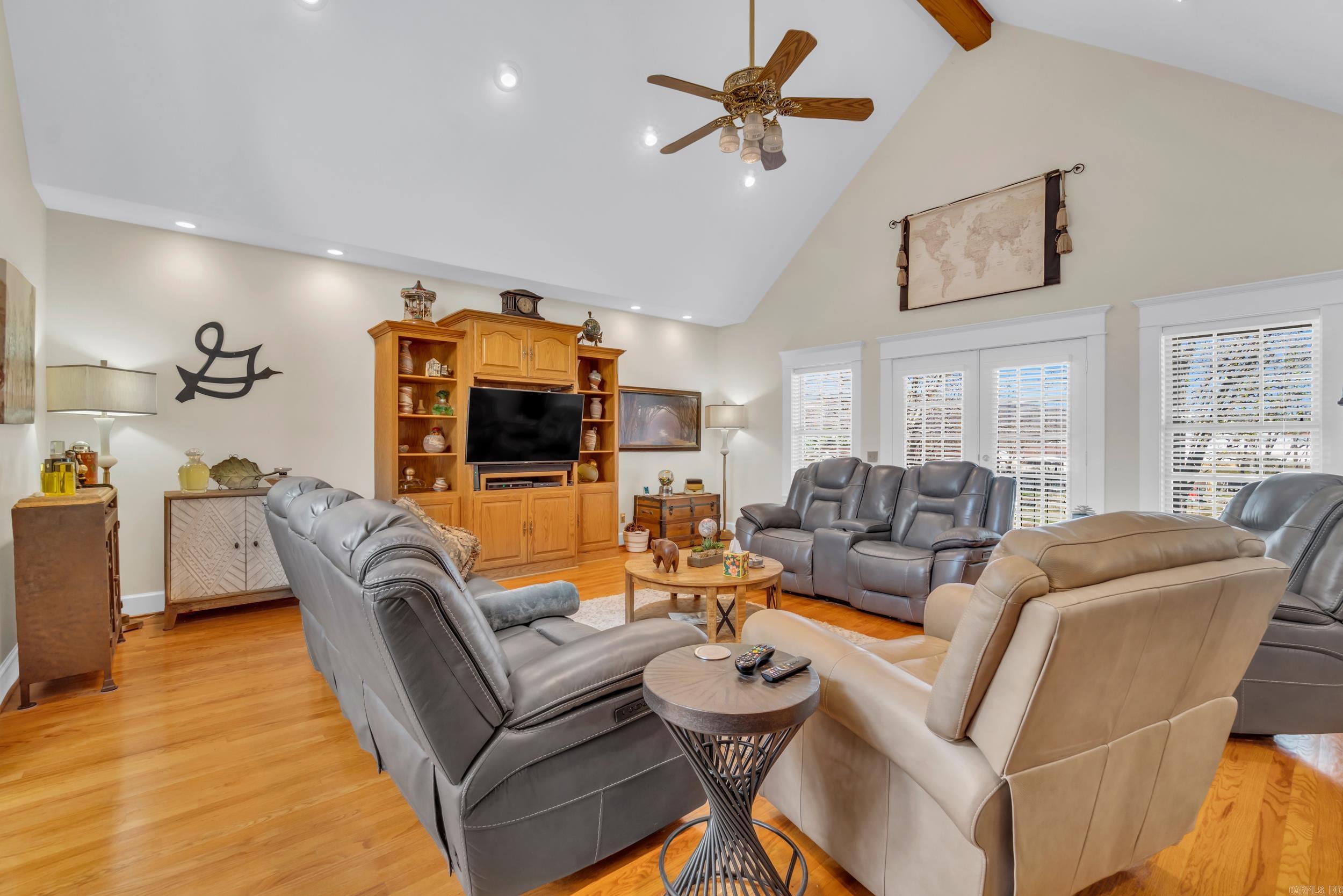 206 N Riggsville  Mountain View, AR