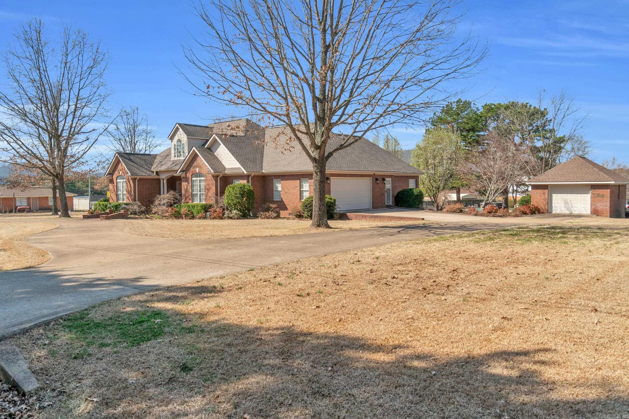 206 N Riggsville  Mountain View, AR