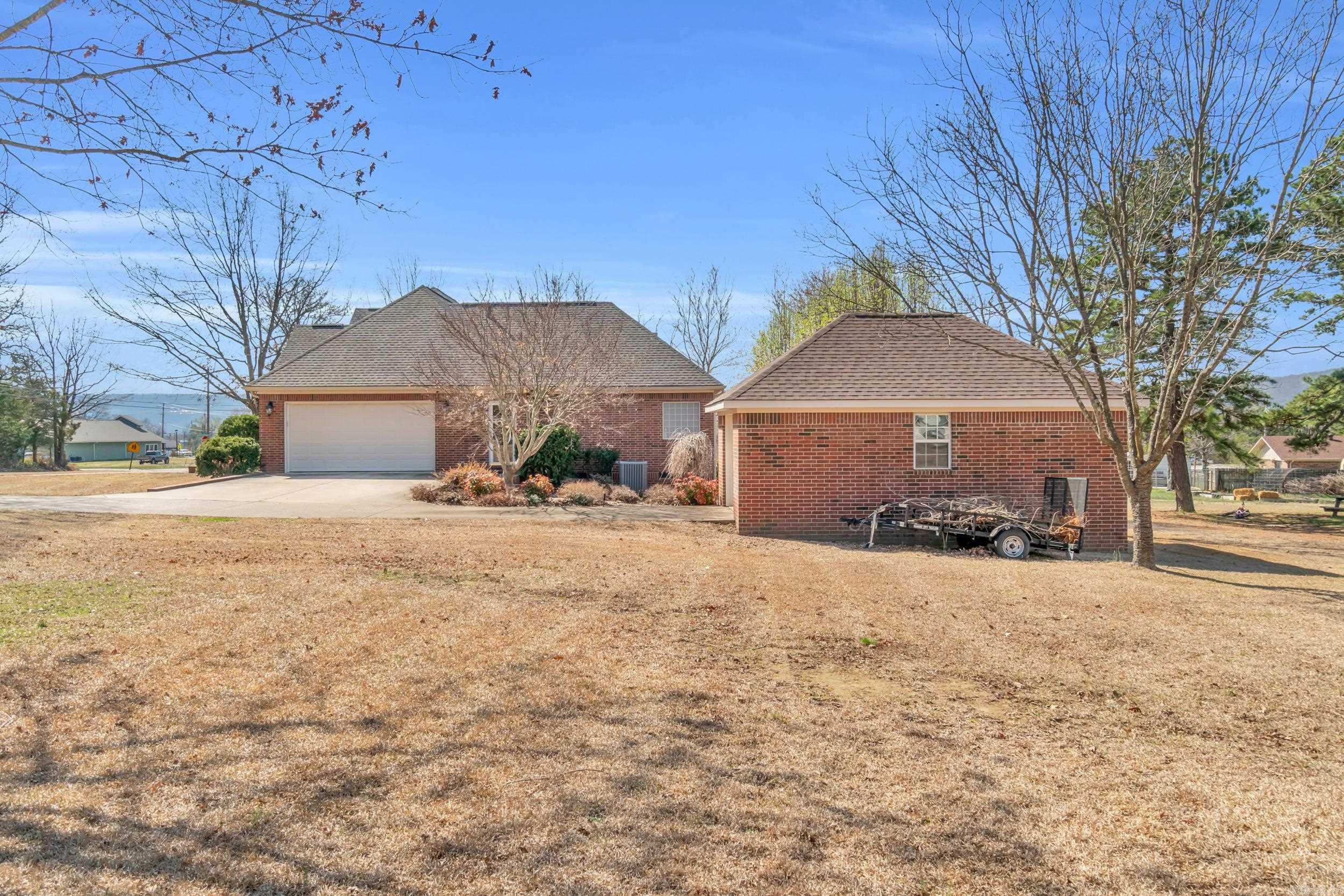 206 N Riggsville  Mountain View, AR