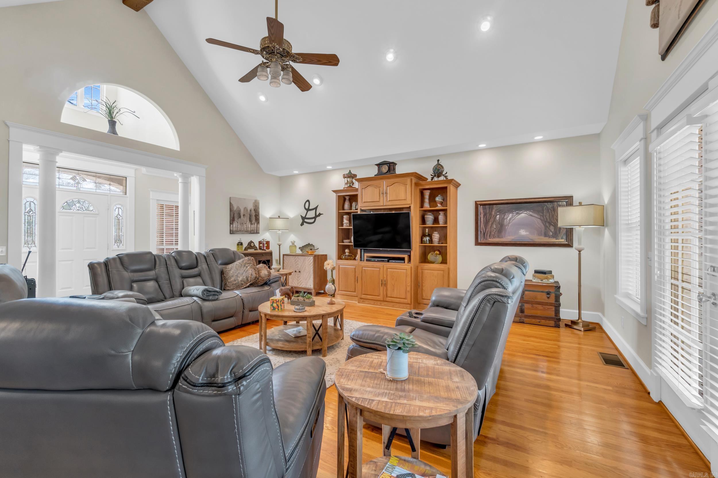 206 N Riggsville  Mountain View, AR