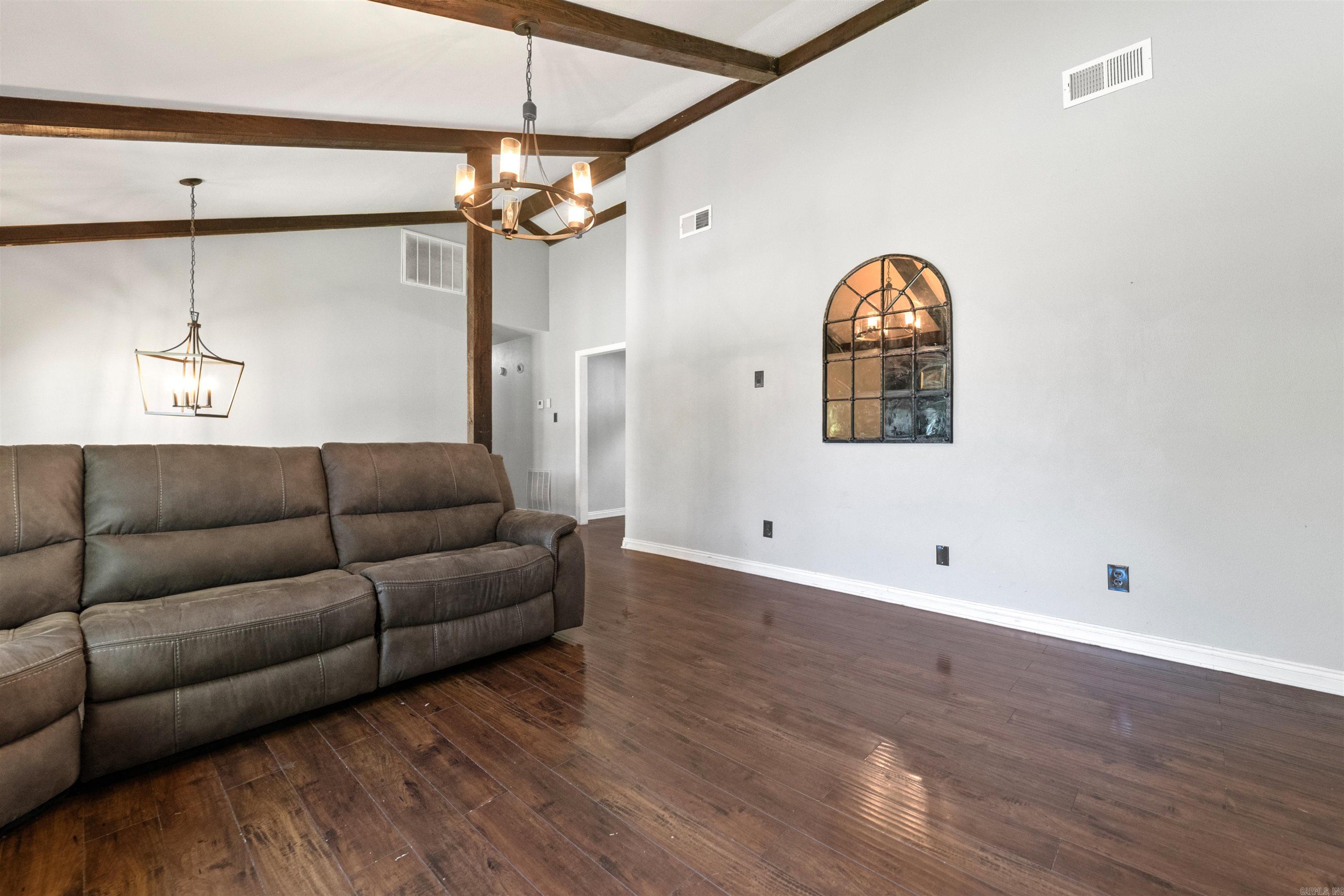 102  Oxford  Jacksonville, AR