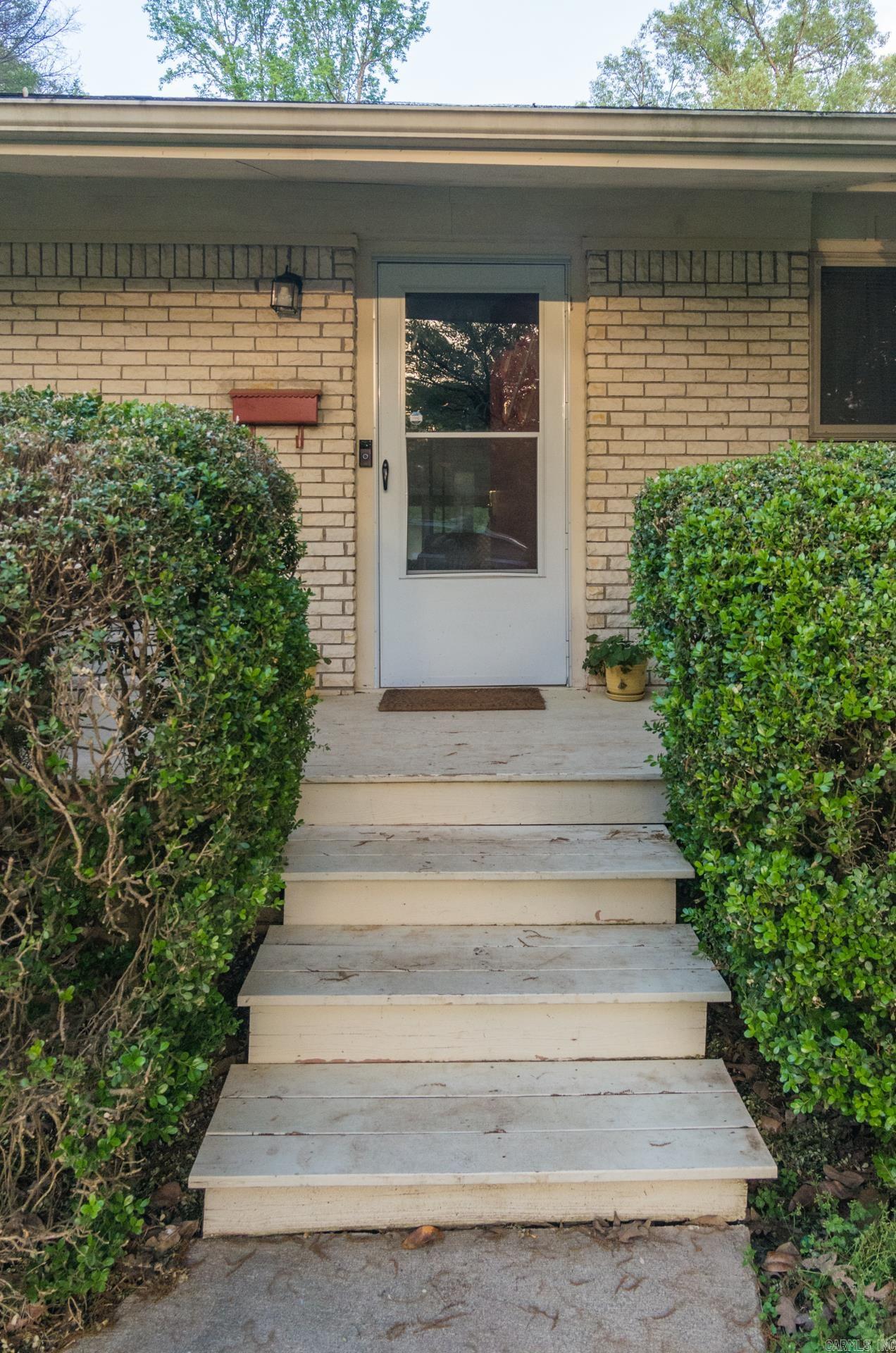 325  Oak  Little Rock, AR