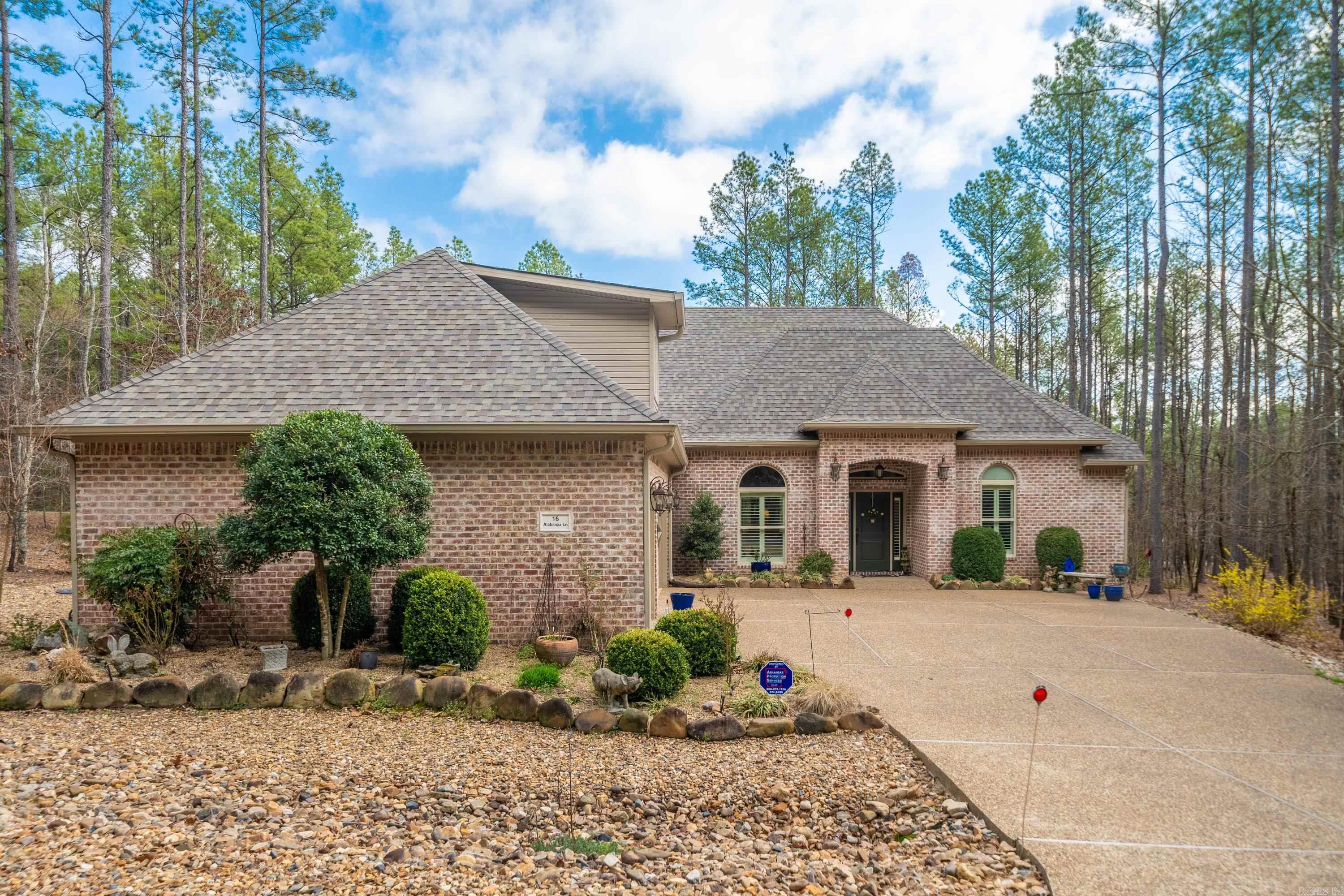 16  Alabanza Ln  Hot Springs Village, AR