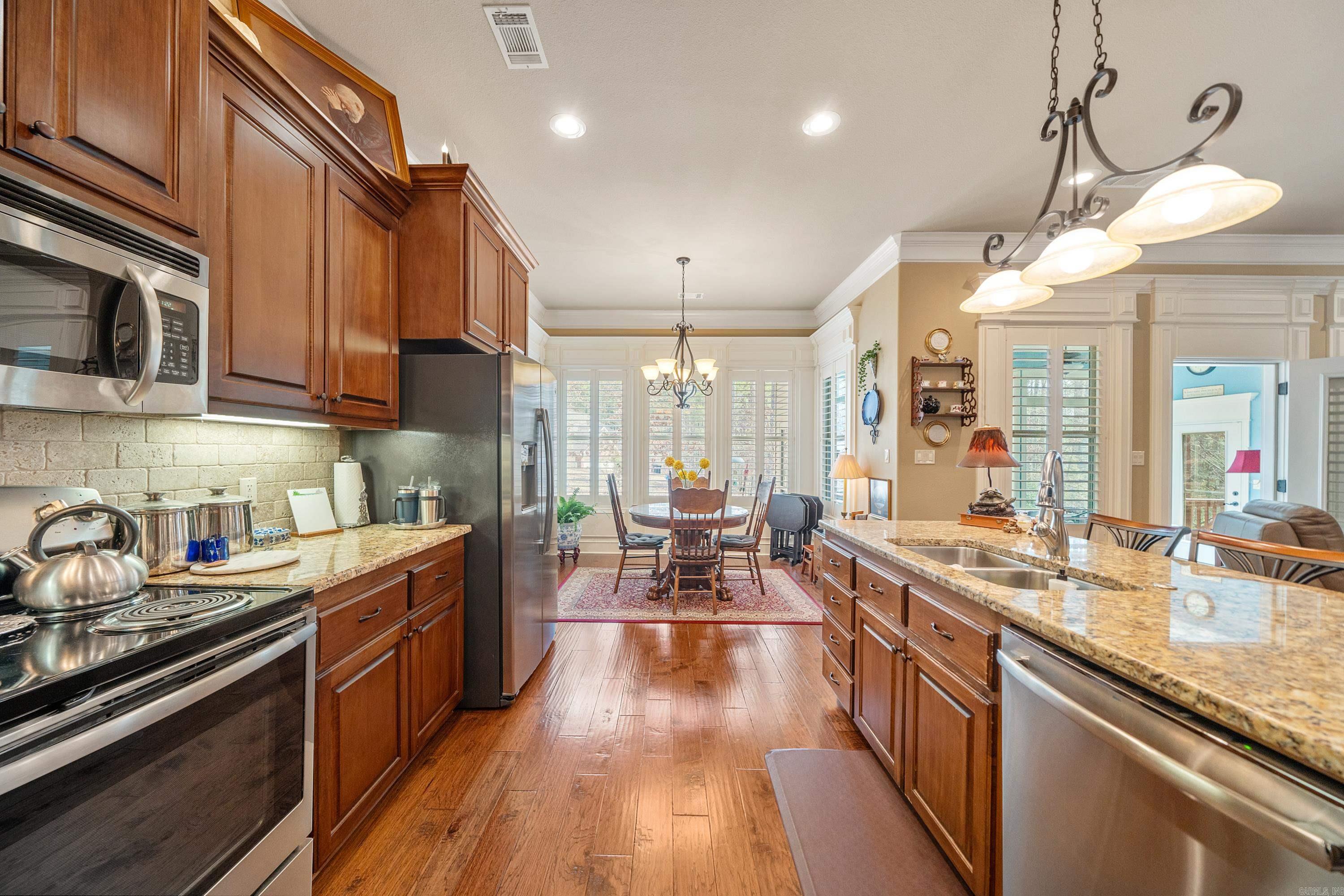 16  Alabanza Ln  Hot Springs Village, AR