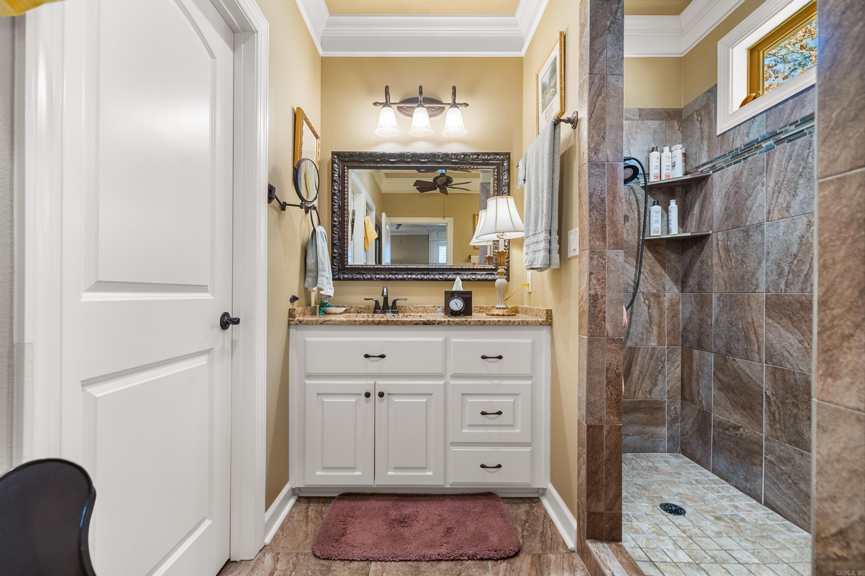 16  Alabanza Ln  Hot Springs Village, AR