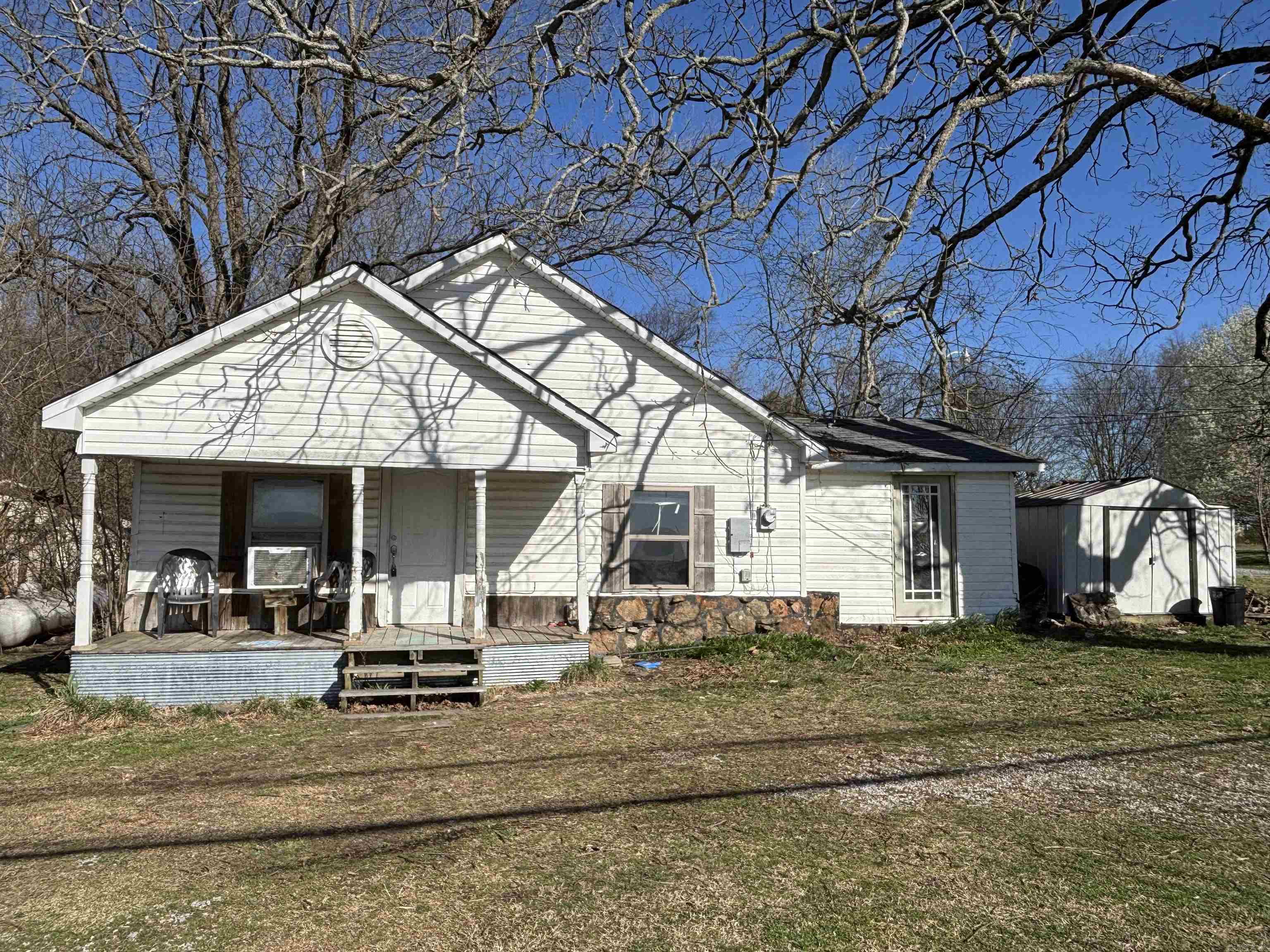 591  Main  Pleasant Plains, AR