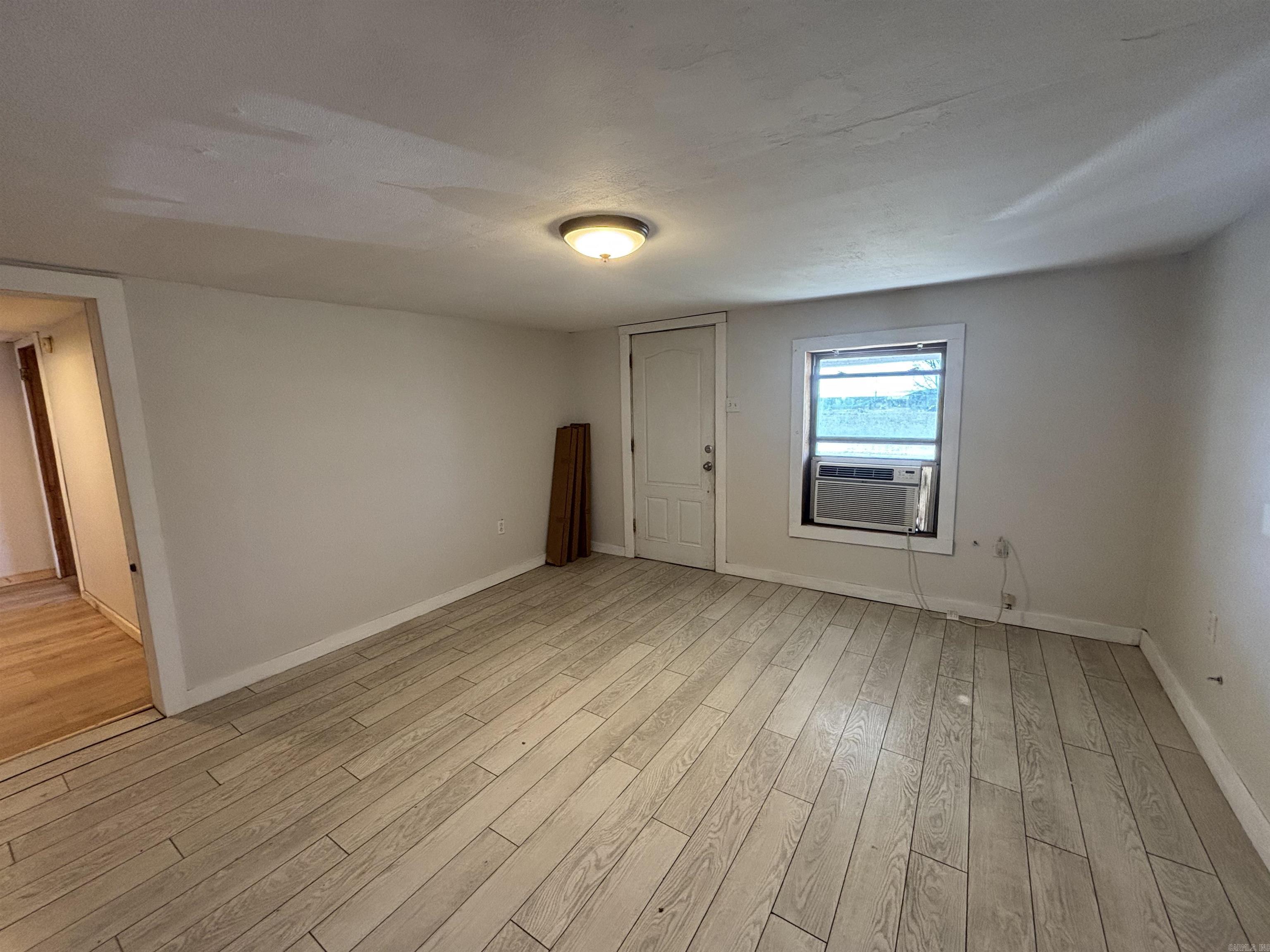 591  Main  Pleasant Plains, AR