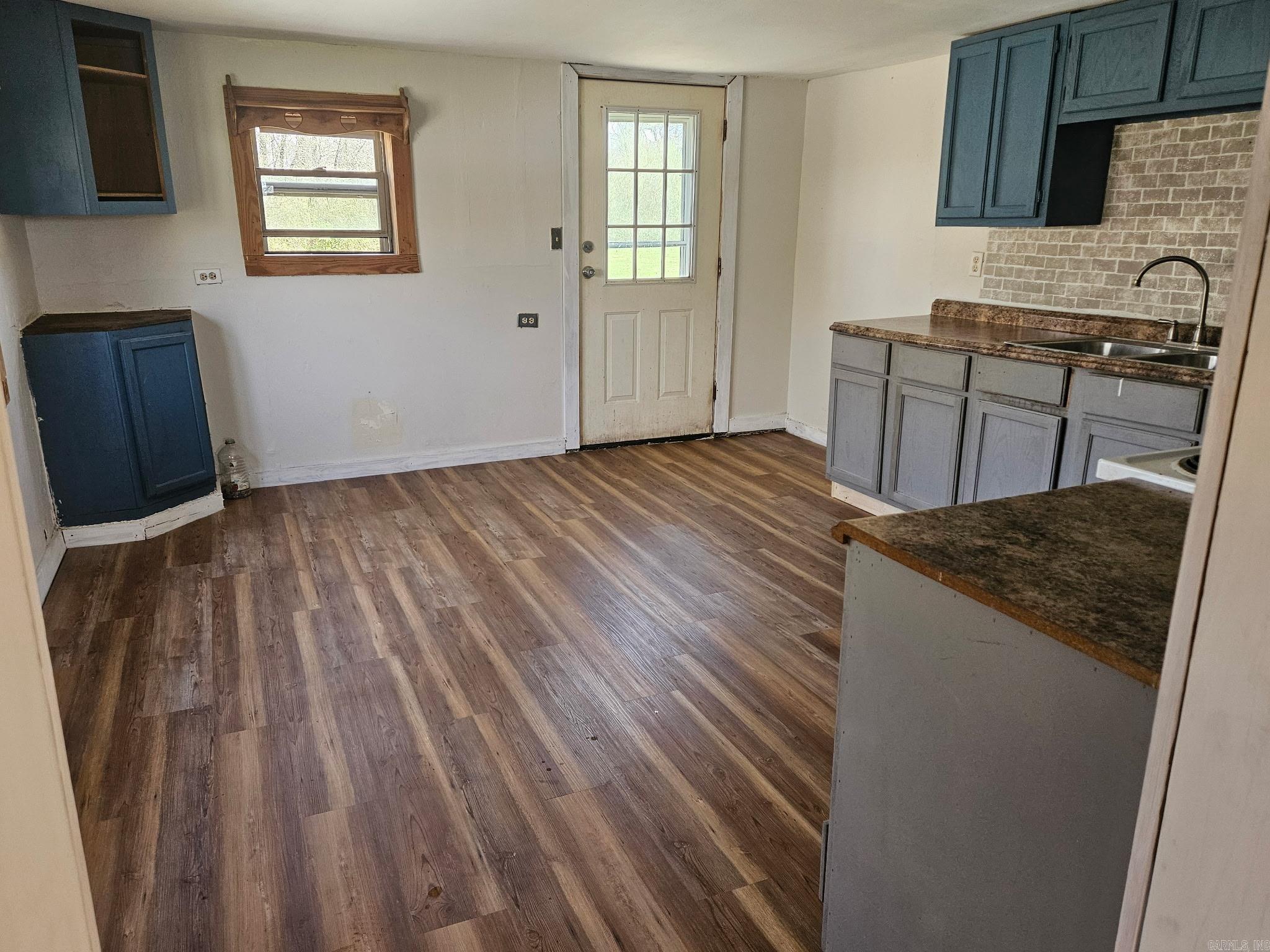 591  Main  Pleasant Plains, AR